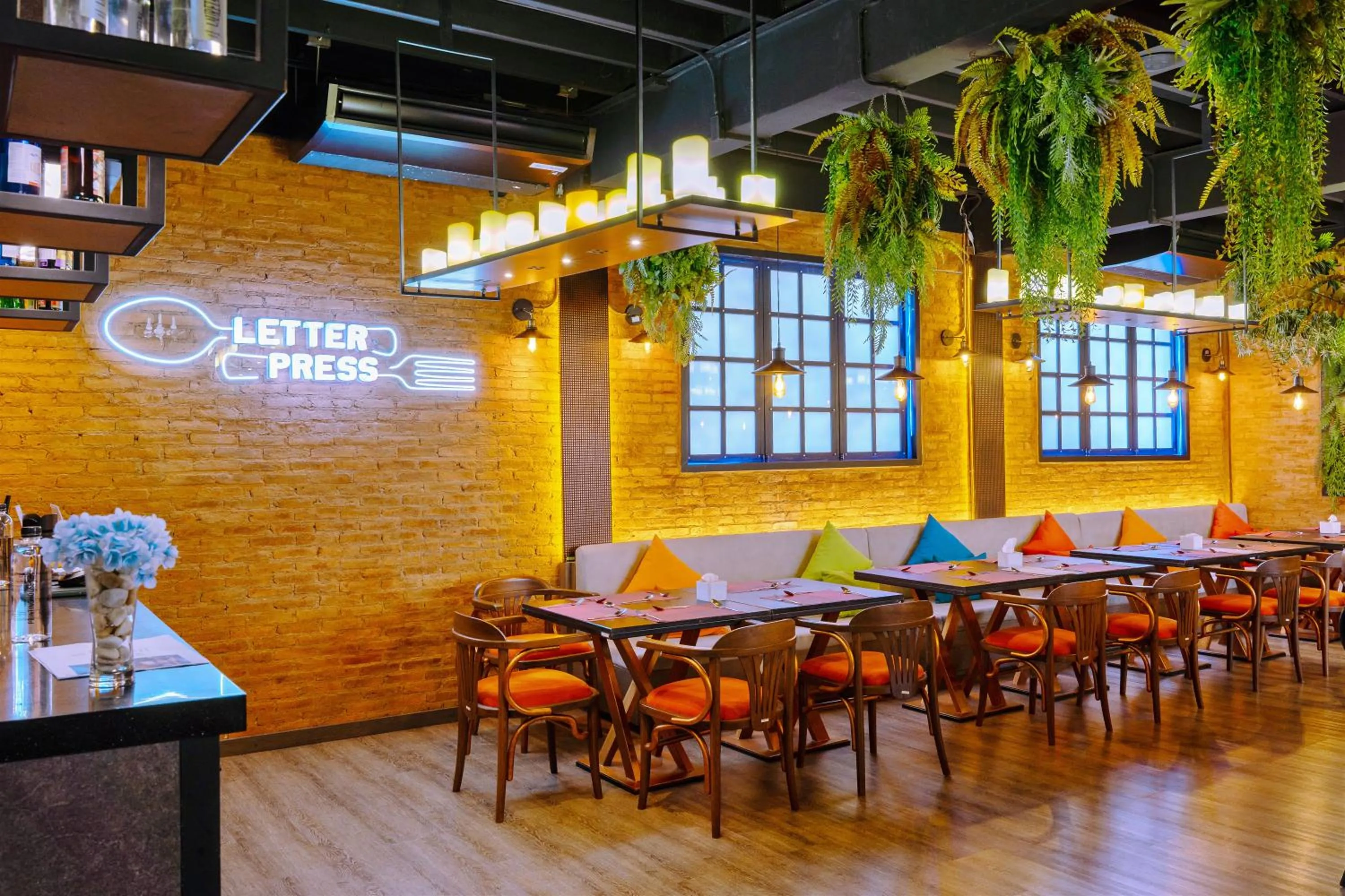 Restaurant/places to eat in The Printing House Poshtel