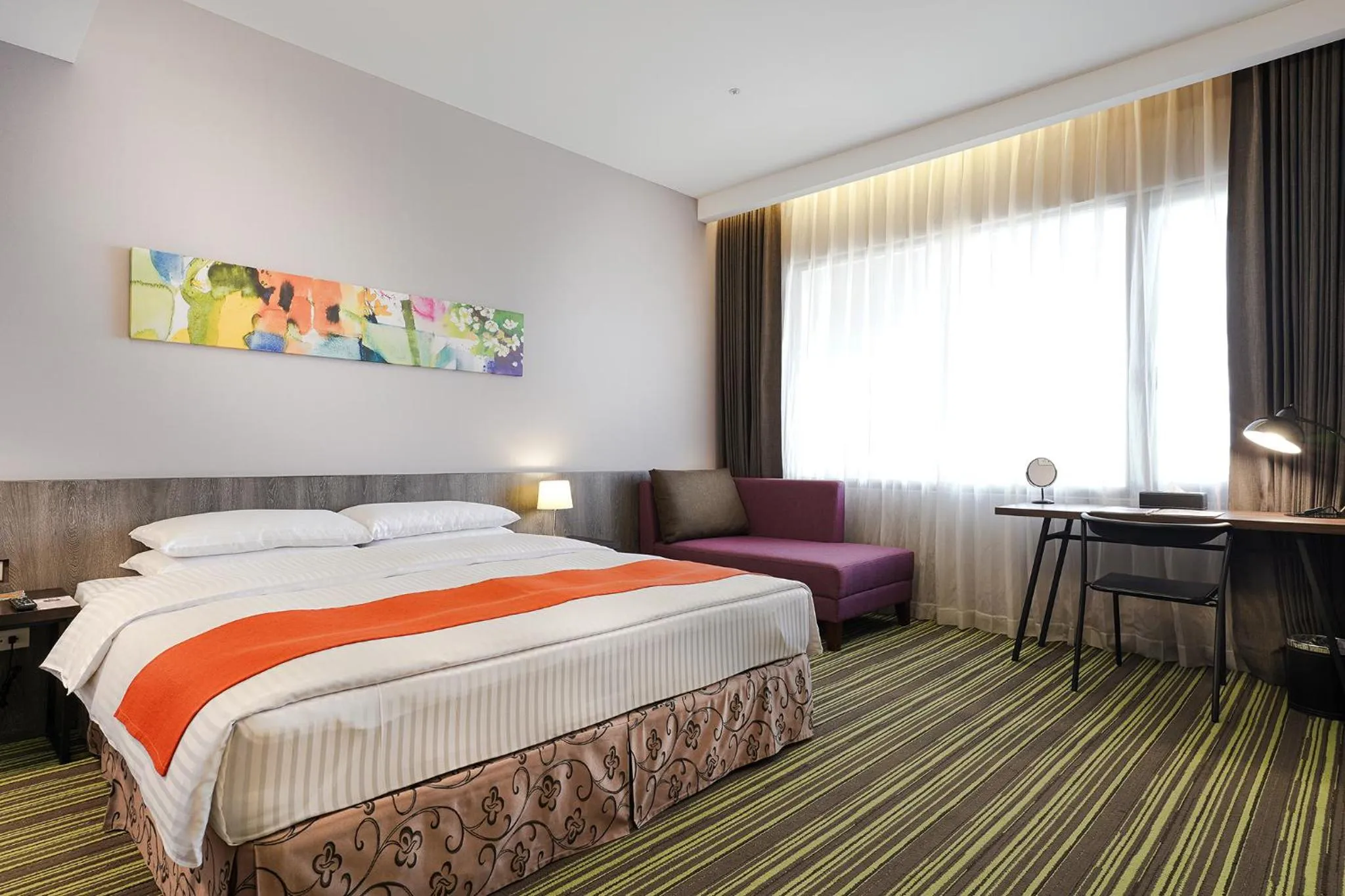 Photo of the whole room, Bed in Hoya Resort Hotel Kaohsiung