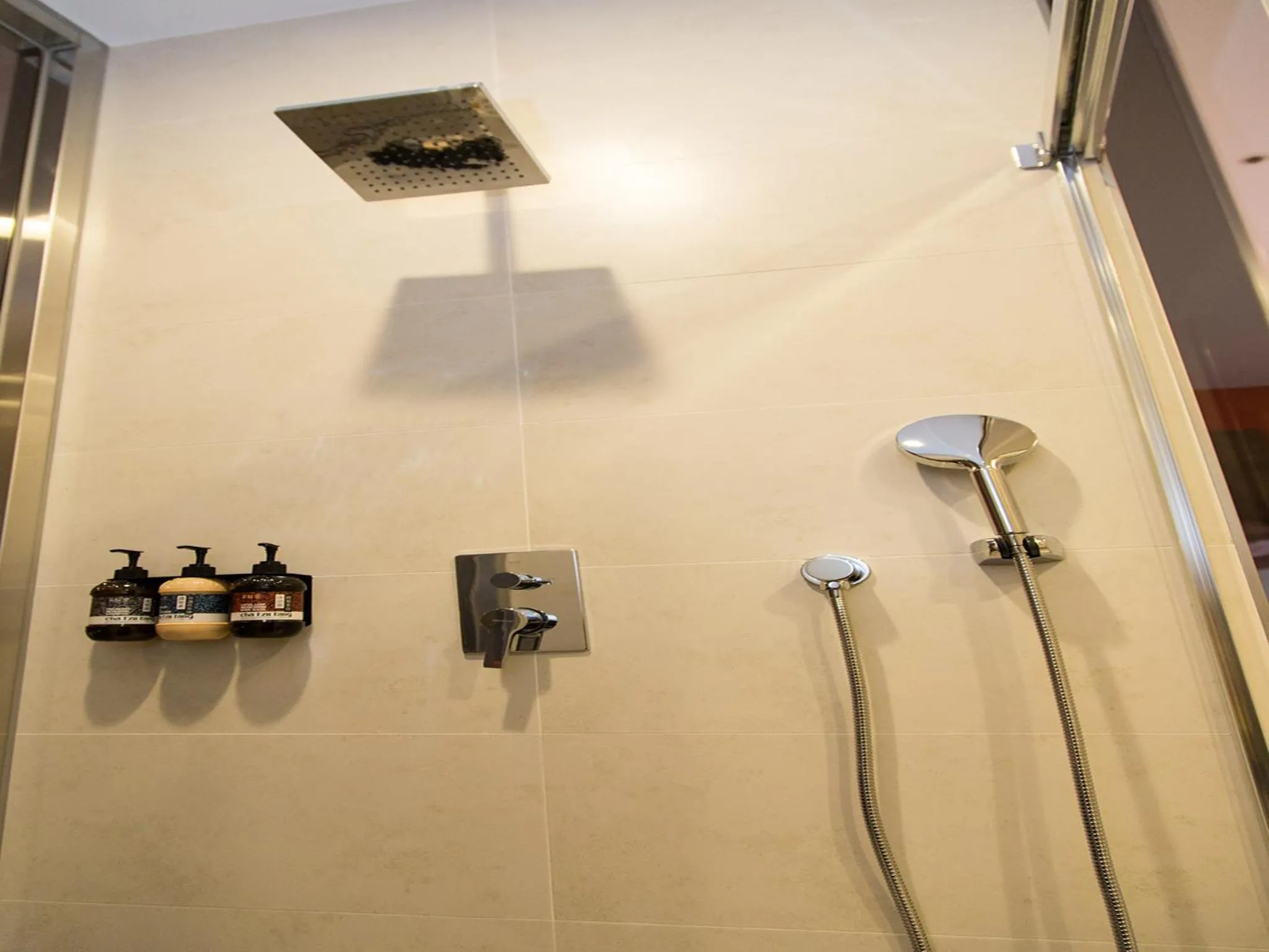 Shower in Hoya Resort Hotel Kaohsiung