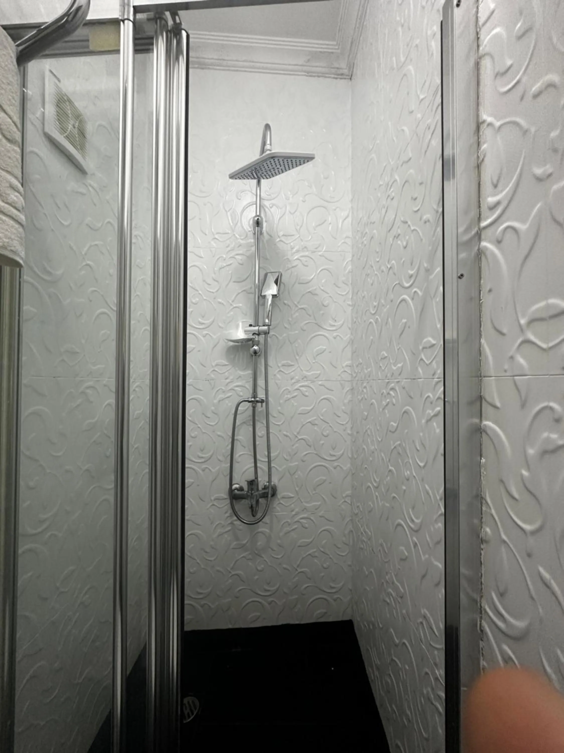Shower in Taksim Green Star Hotel