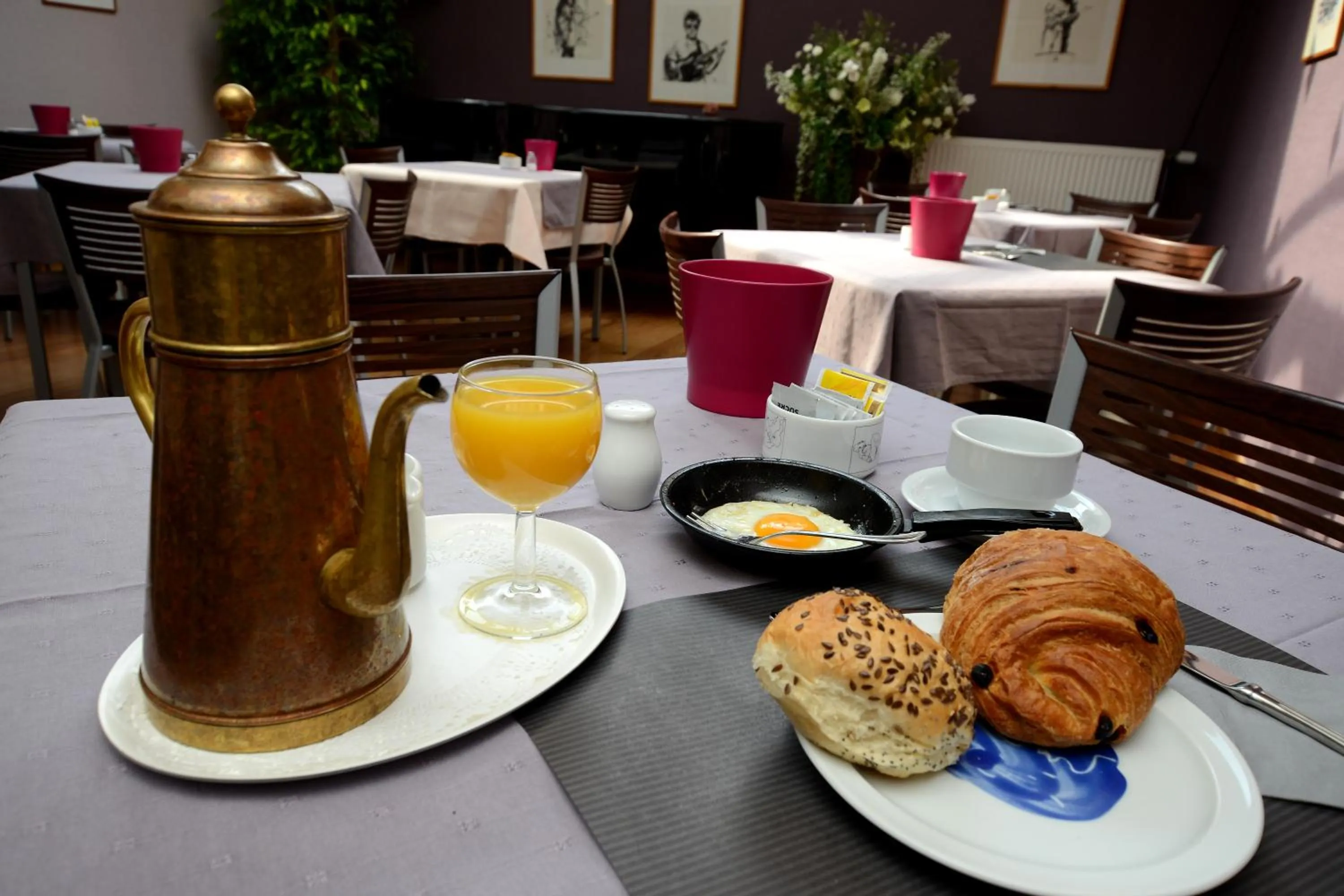 Buffet breakfast in Focus Hotel