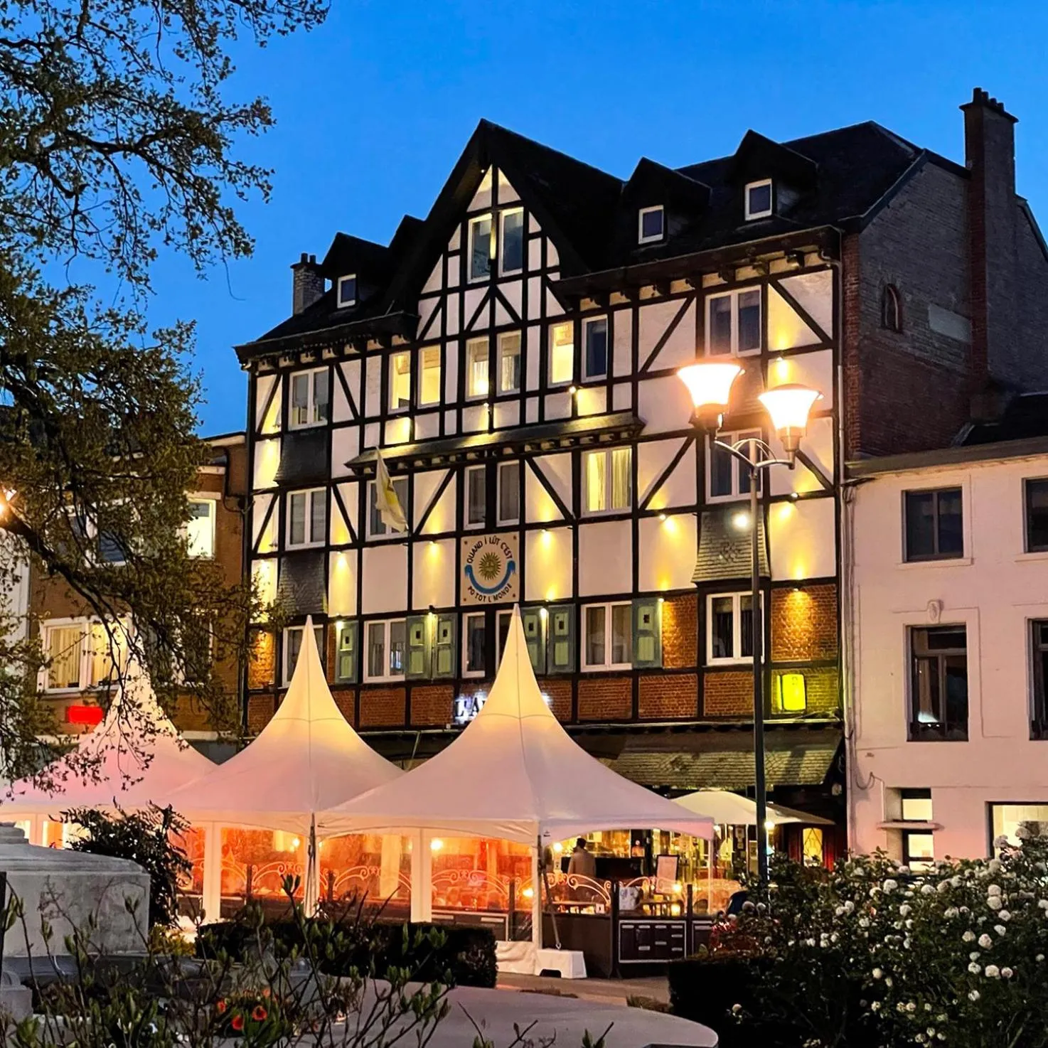 Property building in Hôtel-Restaurant L'Auberge