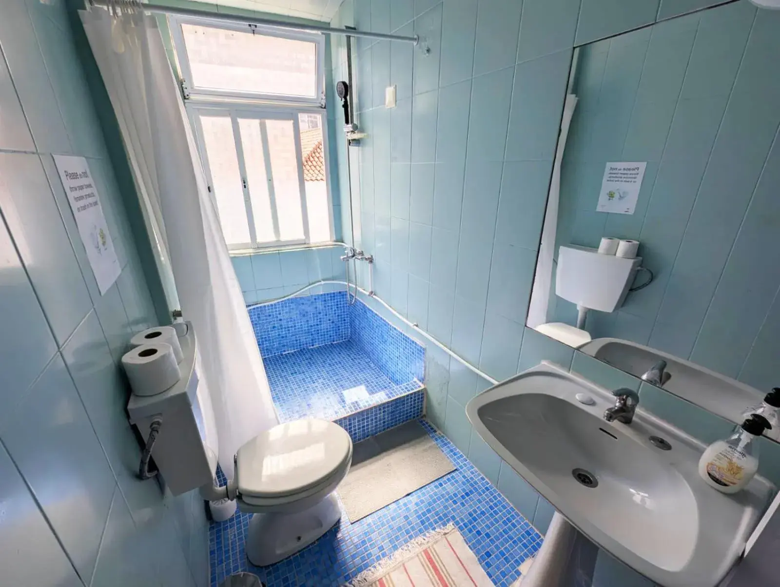 Double Room with Private Bathroom in RIA Terrace Double Room with Private Bathroom in RIA Terrace
