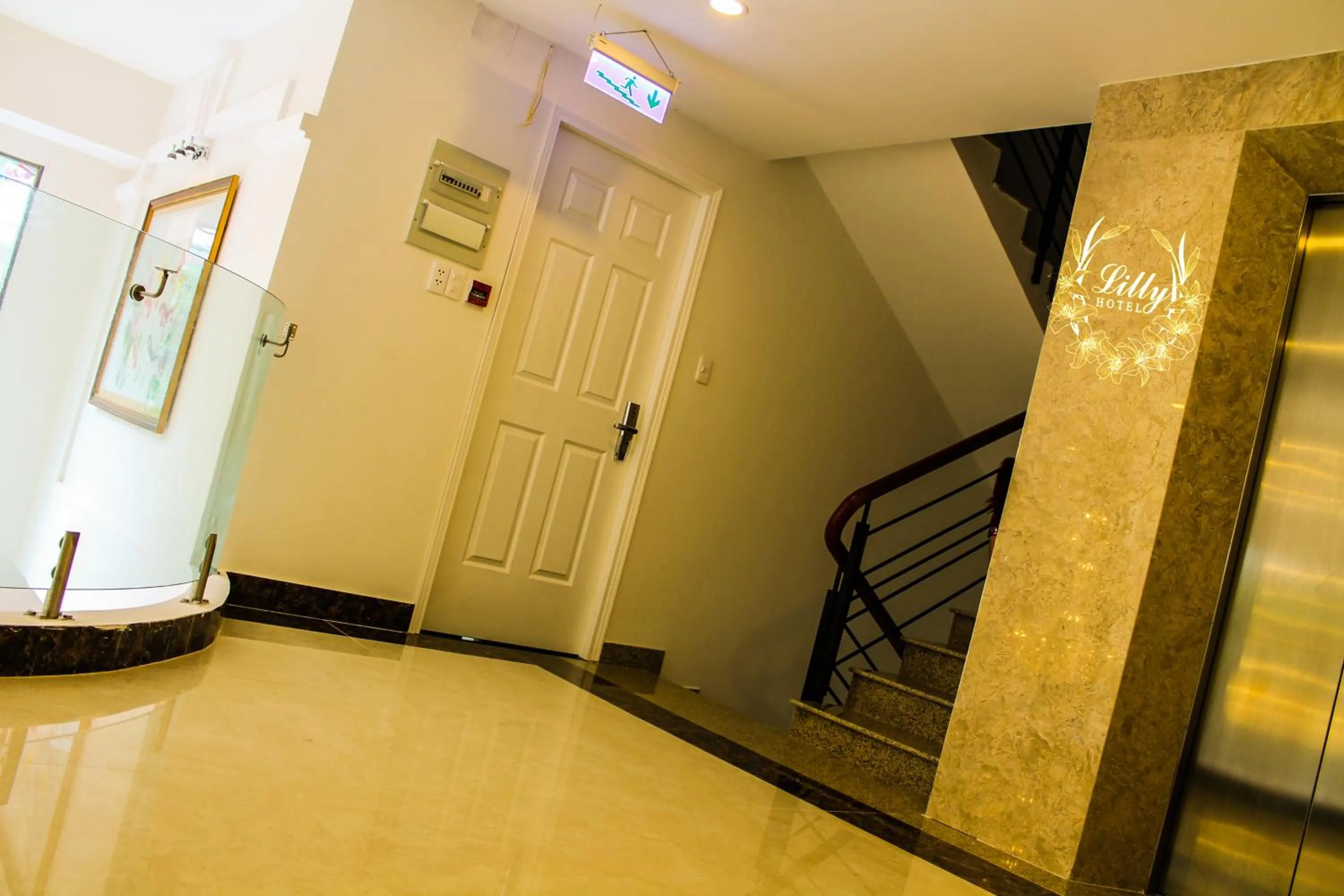 Decorative detail in Lilly Hotel