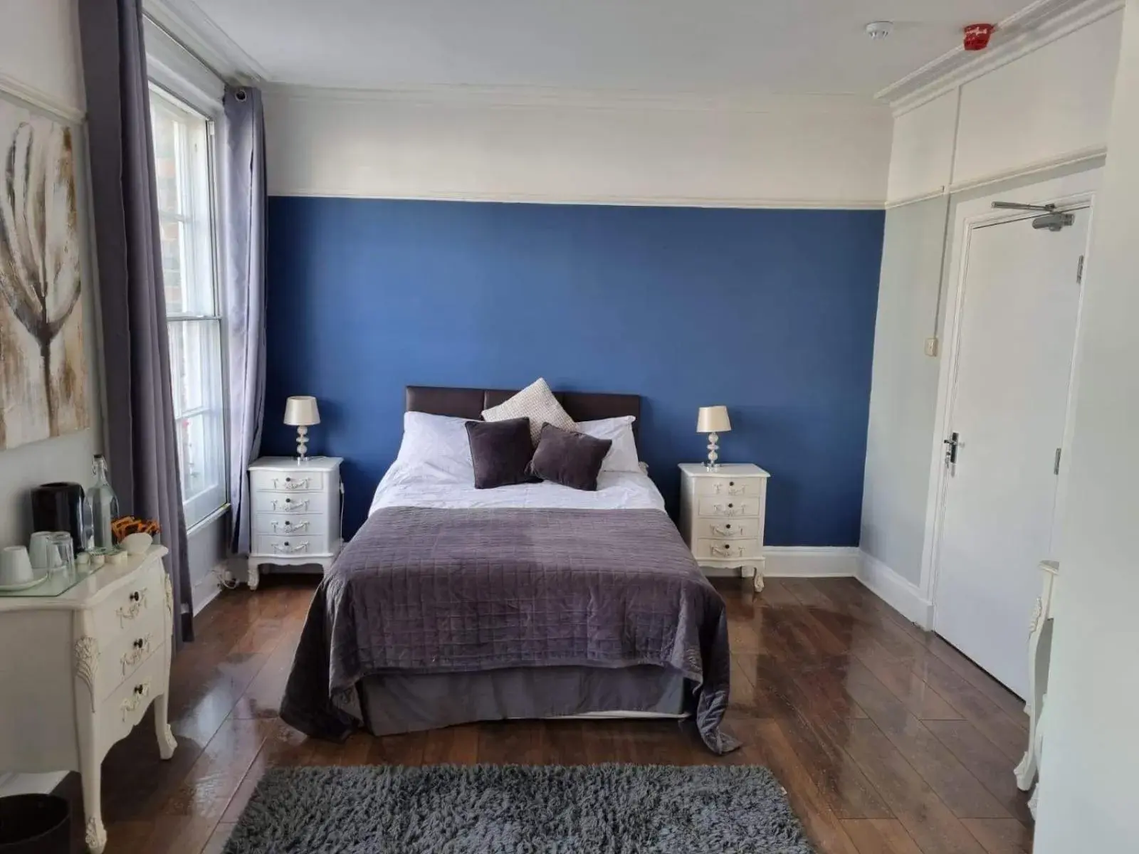 Double Room with Private Bathroom in Y Castell Double Room with Private Bathroom in Y Castell