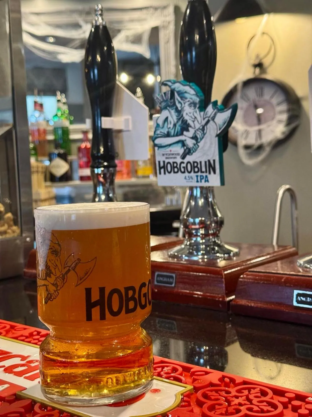 Lounge or bar in Y Castell