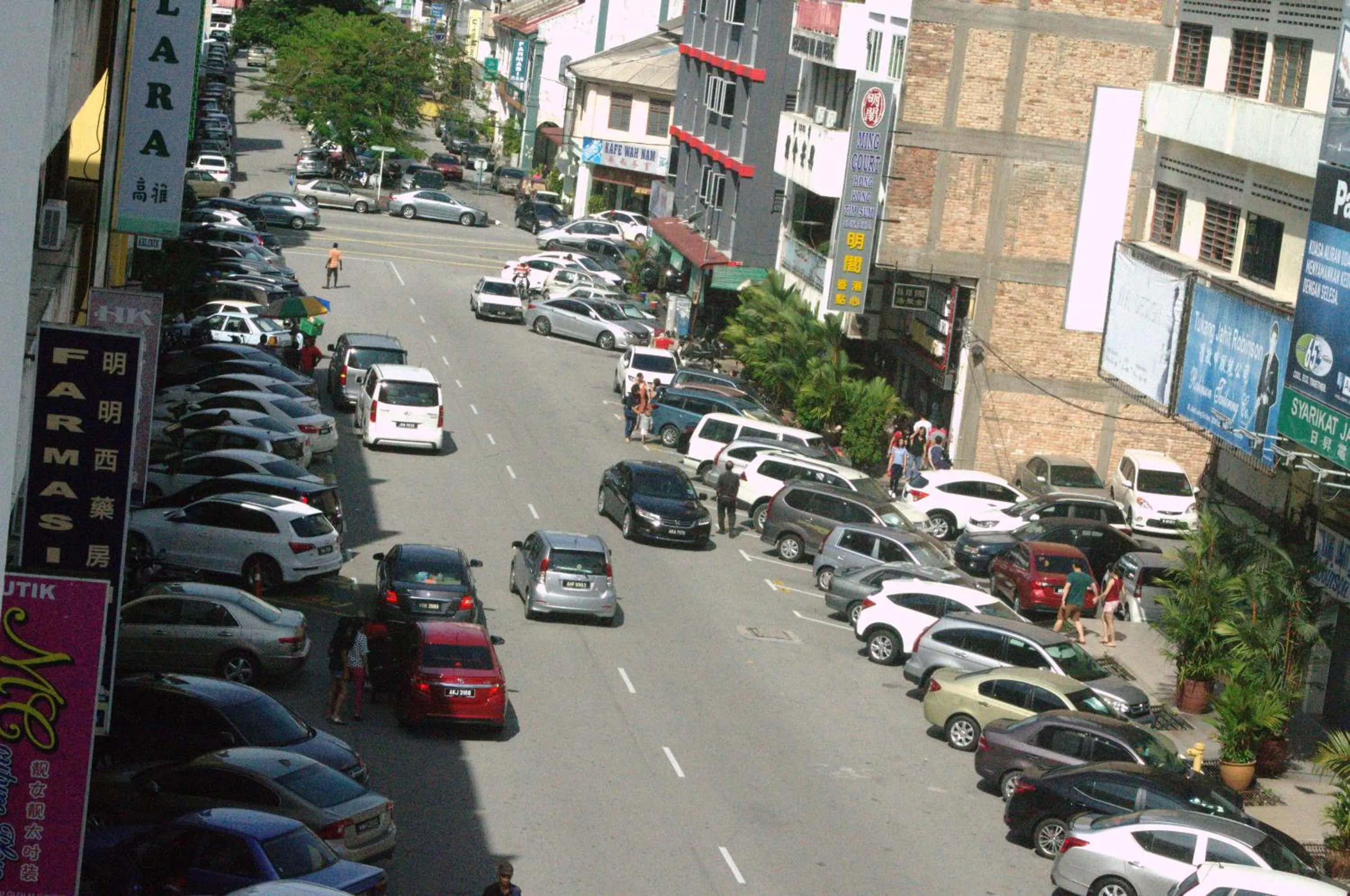 Restaurant/places to eat in Hotel Cheqinn