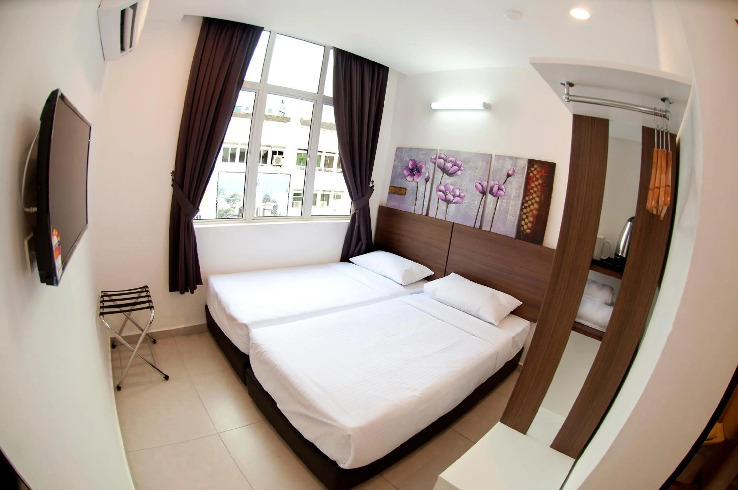 Bedroom, Bed in Hotel Cheqinn