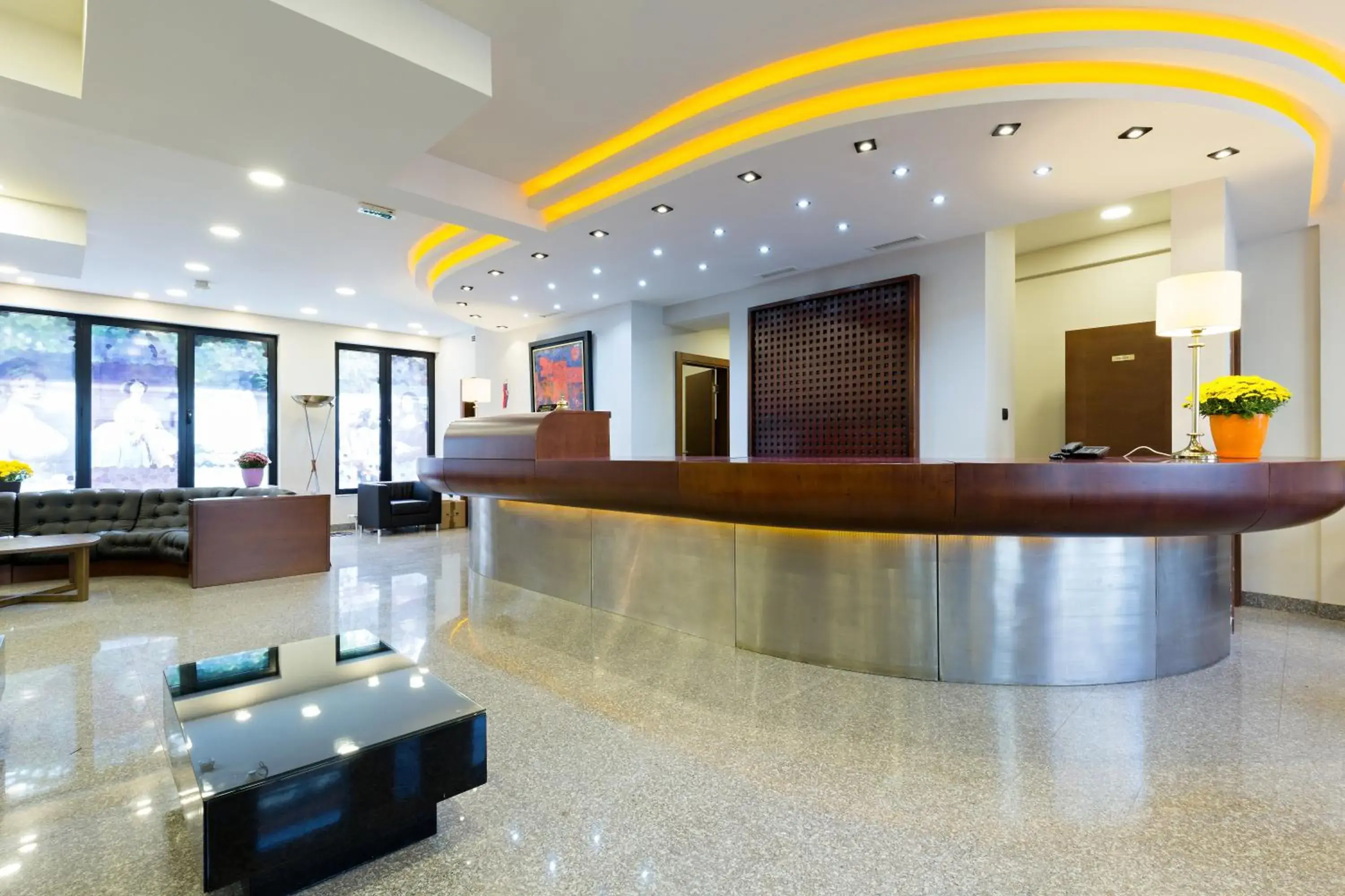 Lobby or reception in Hotel Sterling Garni Lobby or reception in Hotel Sterling Garni