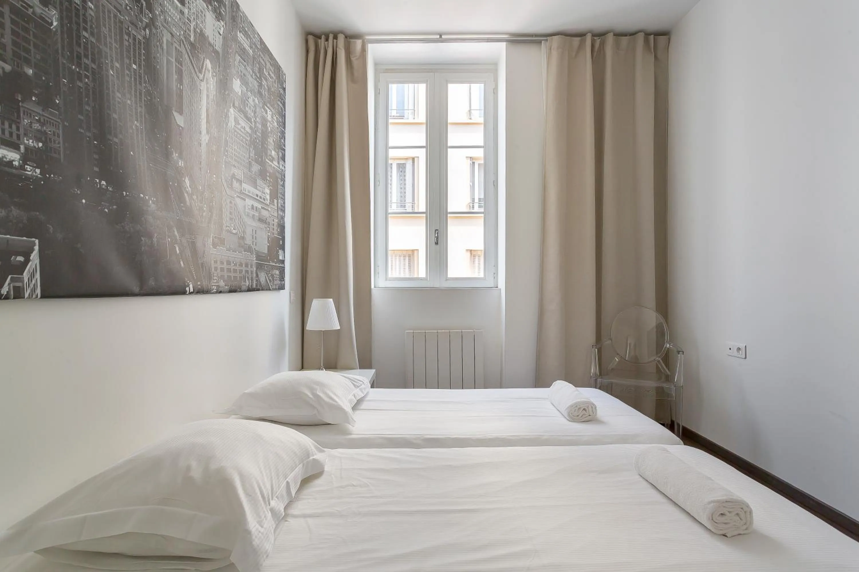 Bedroom in LE JACQUARD Garage Lyon Centre pour 2 à 8 pers