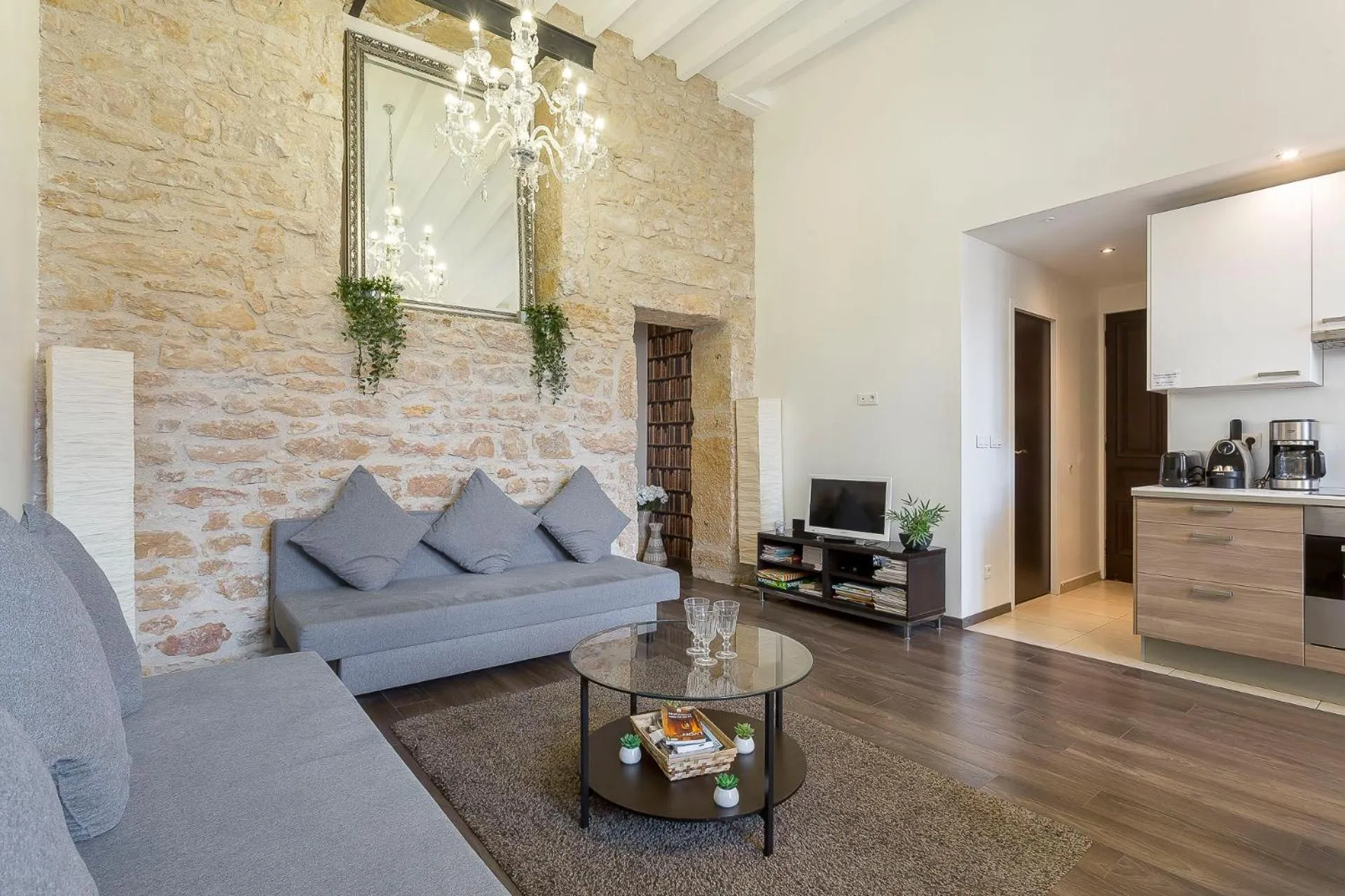 Living room in LE JACQUARD Garage Lyon Centre pour 2 à 8 pers