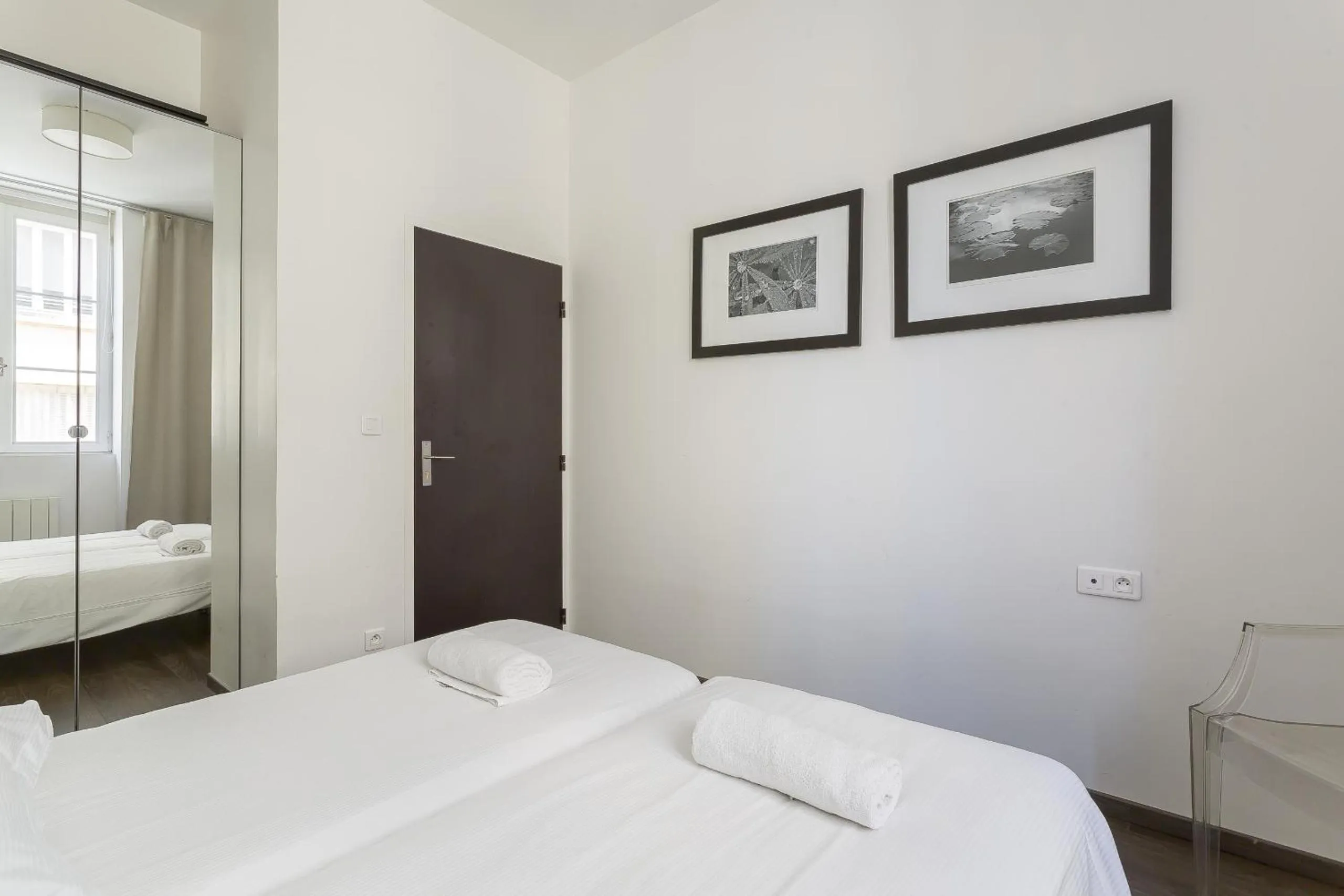 Bedroom in LE JACQUARD Garage Lyon Centre pour 2 à 8 pers