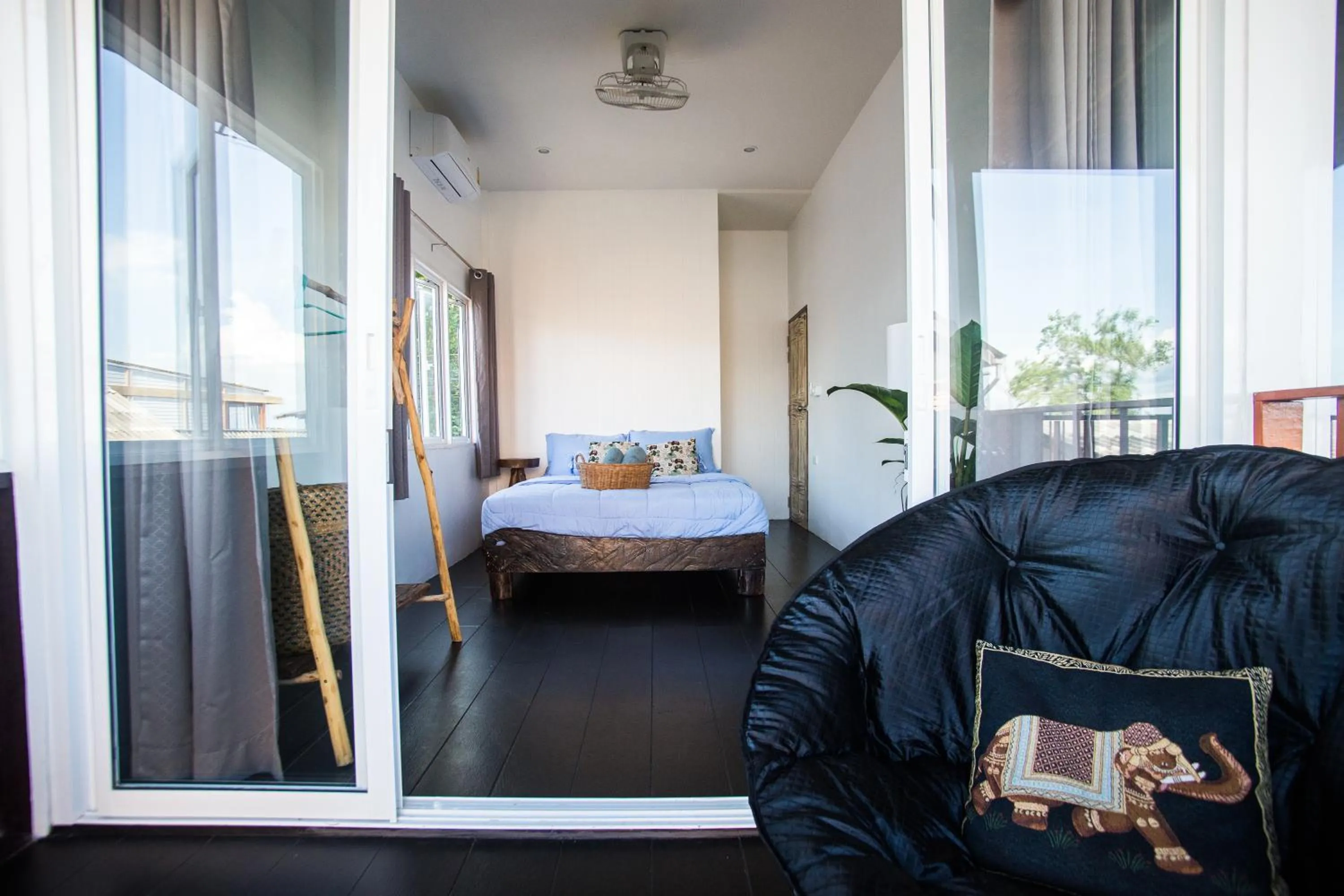 Balcony/Terrace, Bed in Sweet Life Guesthouse