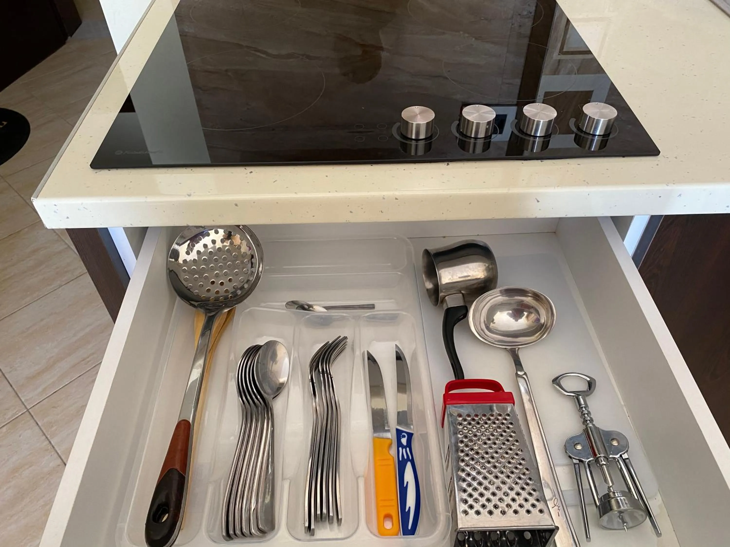 Kitchen or kitchenette in OniRana Apartments