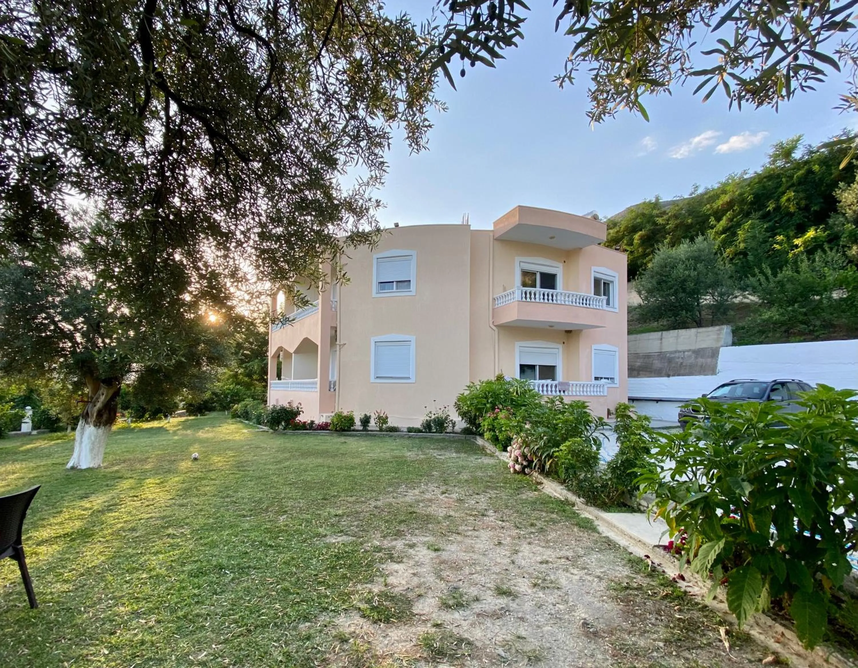 Property building in OniRana Apartments