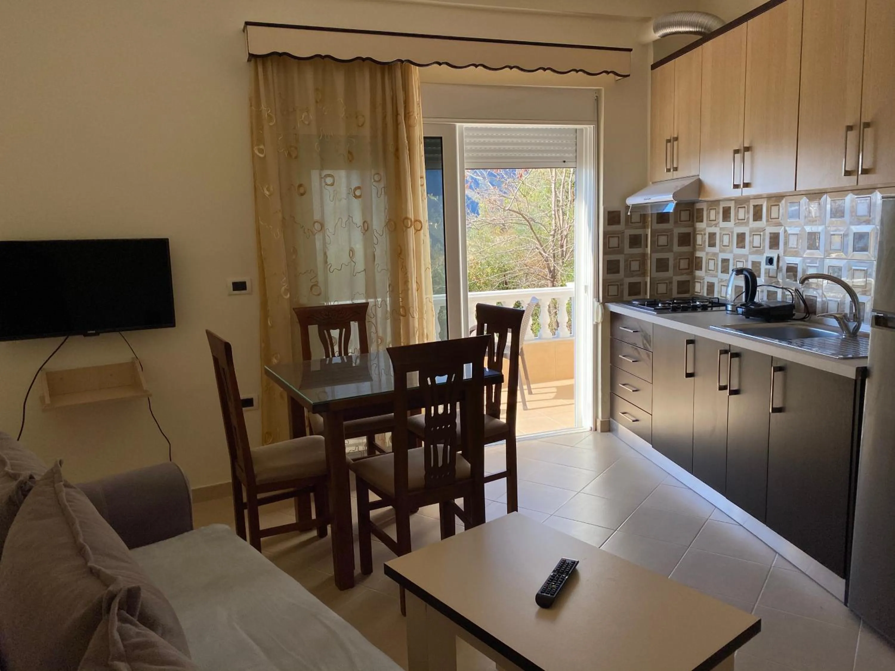 Kitchen or kitchenette in OniRana Apartments