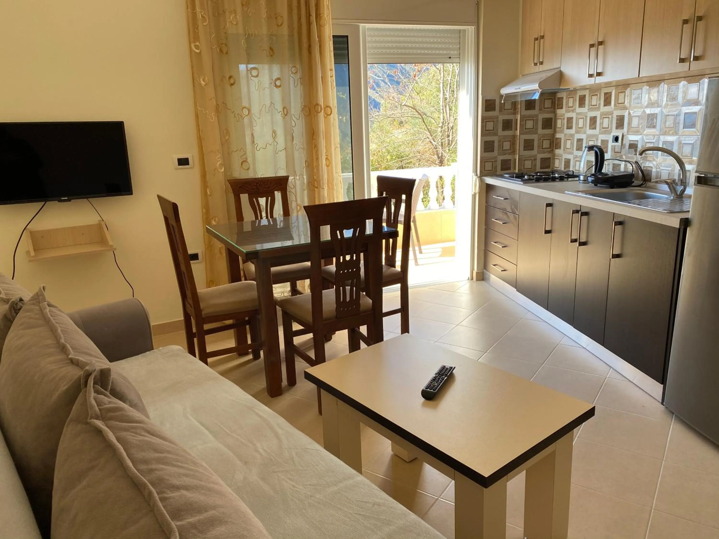 Kitchen or kitchenette in OniRana Apartments
