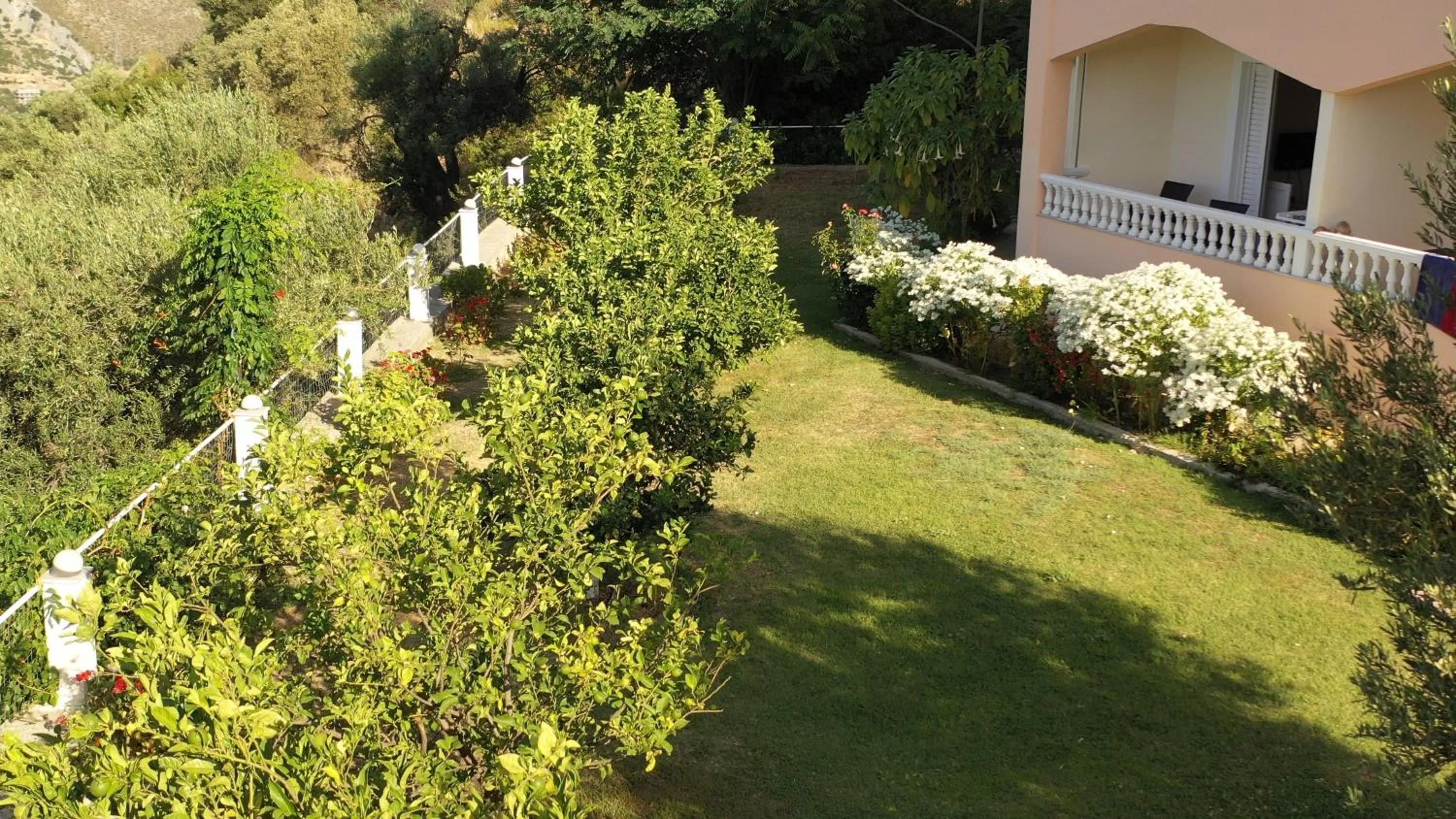 Garden in OniRana Apartments