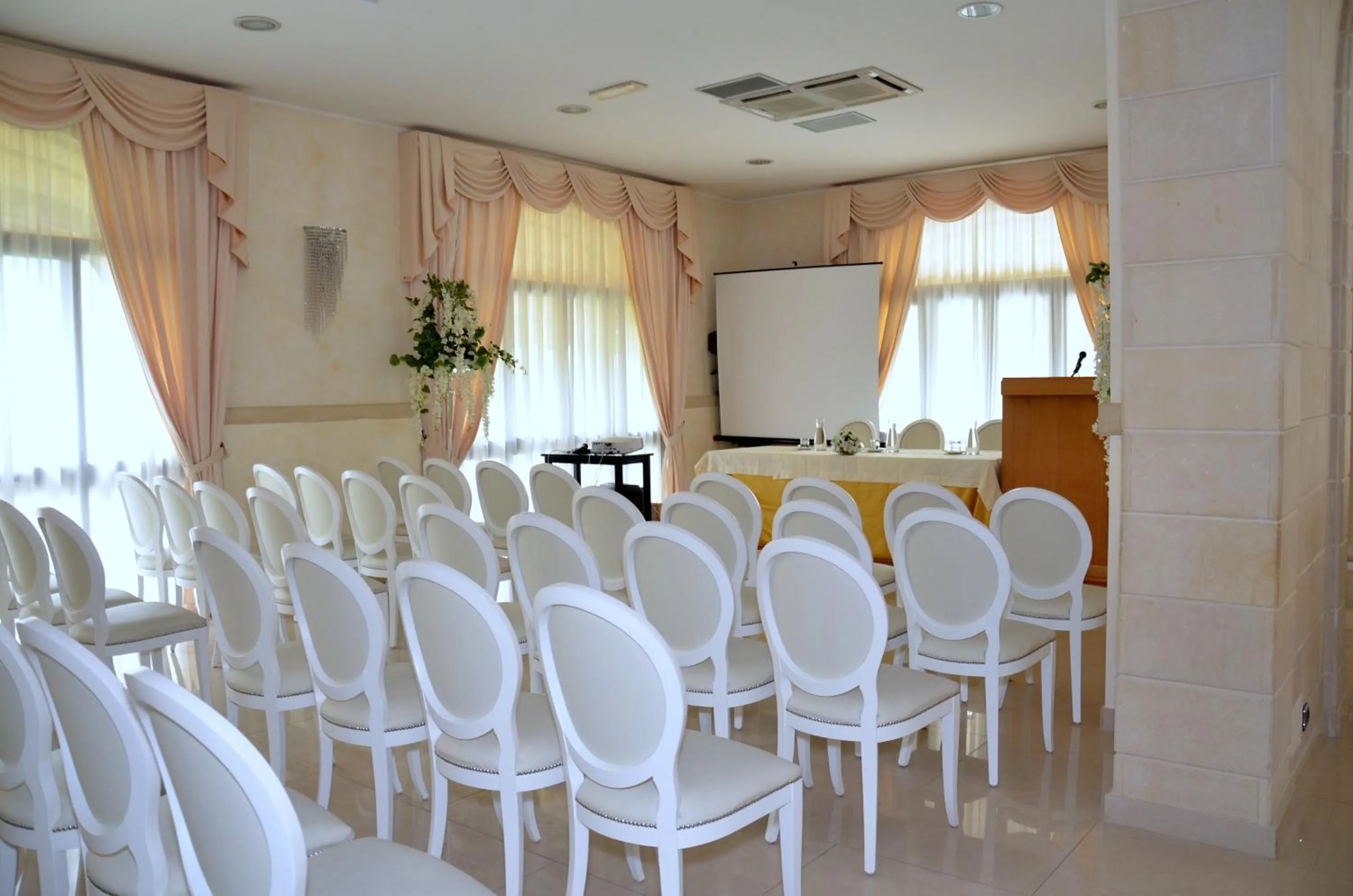 Business facilities in Tenuta Caradonna