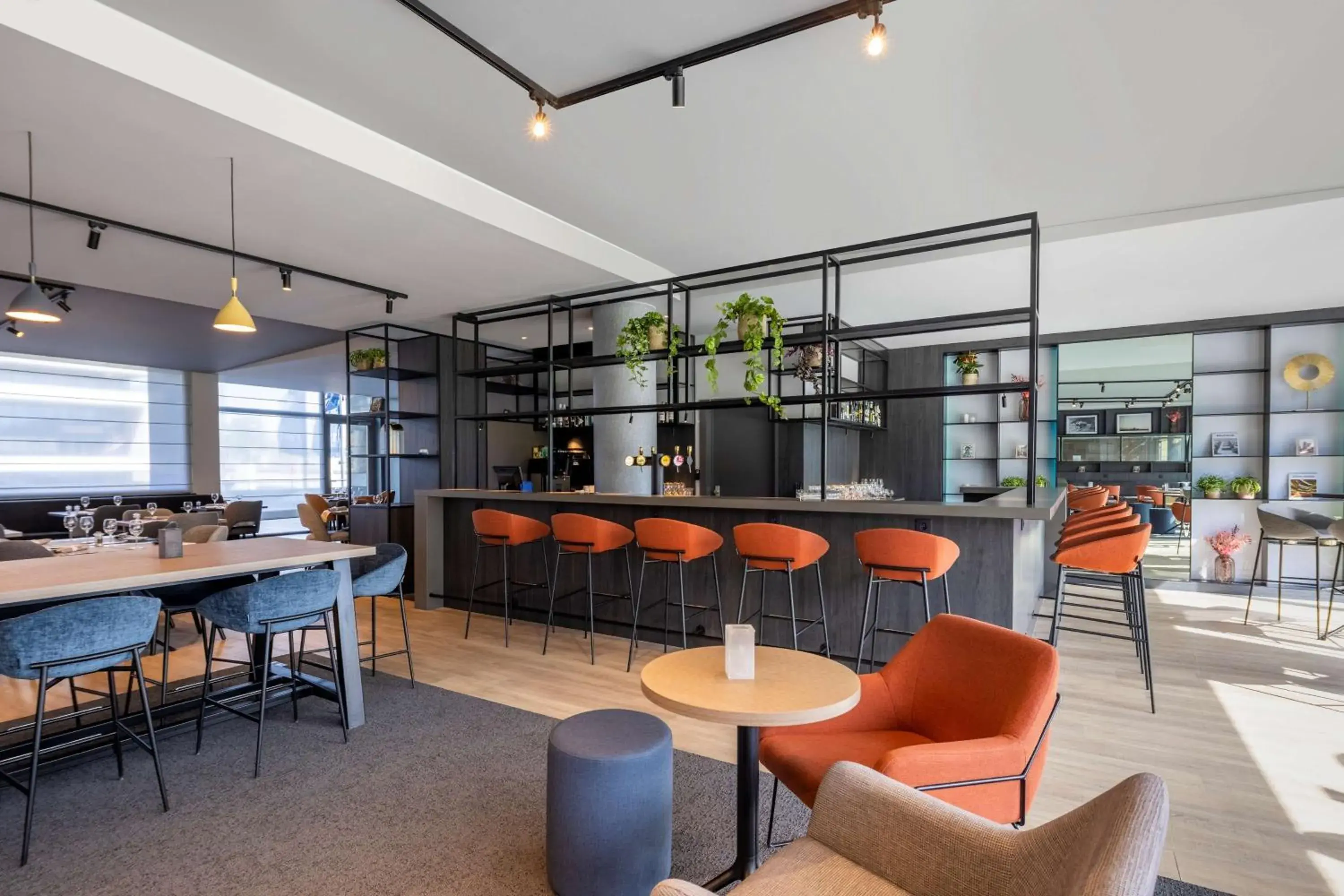 Lounge or bar in NH Brussels Airport Lounge or bar in NH Brussels Airport