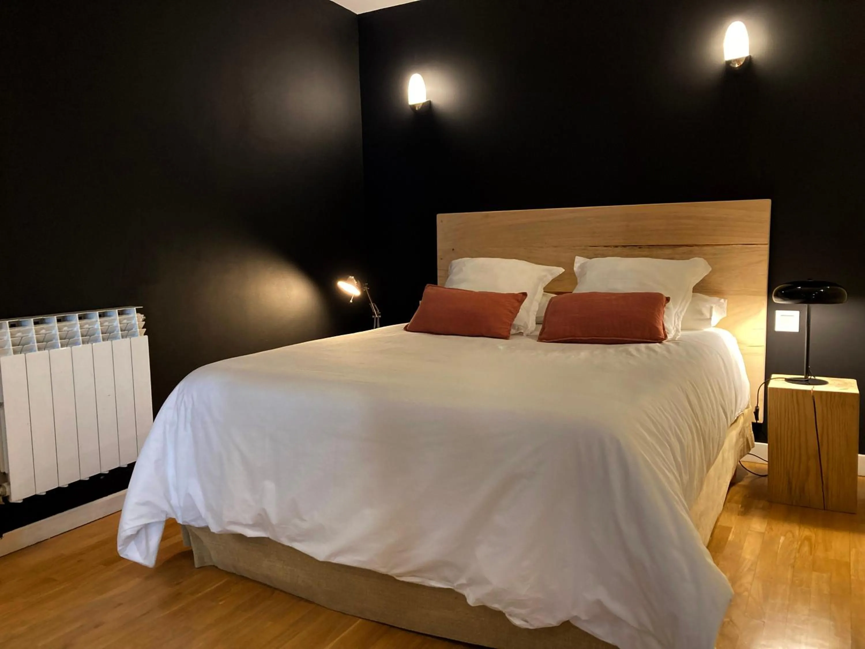 Bedroom, Bed in Apartamentos Ondoloin