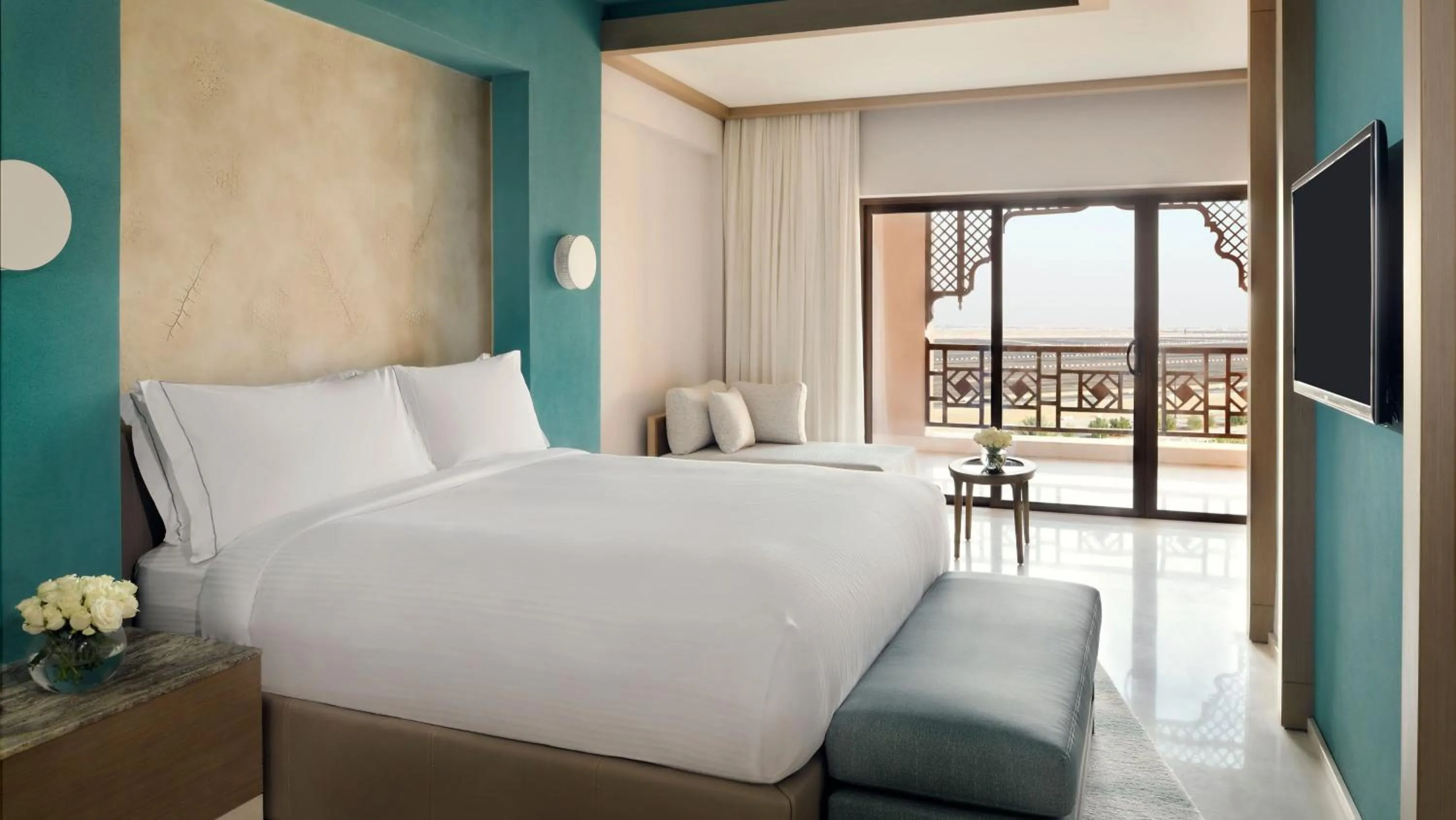 Photo of the whole room, Bed in InterContinental Durrat Al Riyadh Resort & Spa by IHG