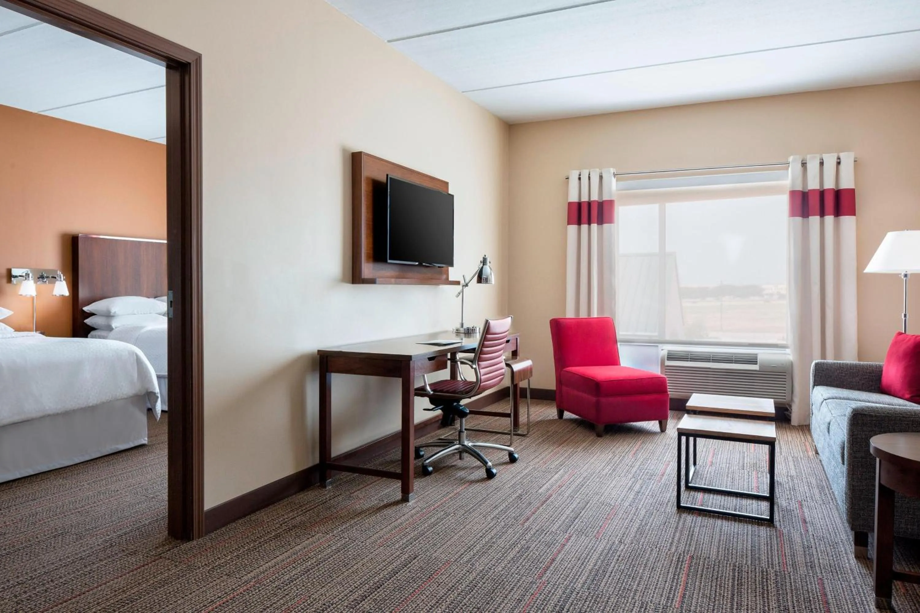 Bedroom, Bed in Four Points by Sheraton Dallas Fort Worth Airport North
