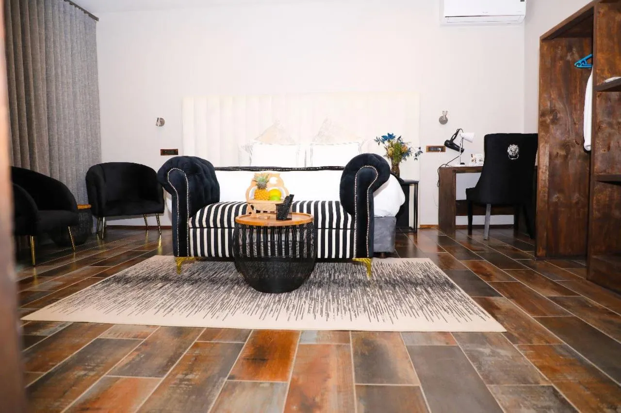 Seating area in TshiBerry Bed & Breakfast