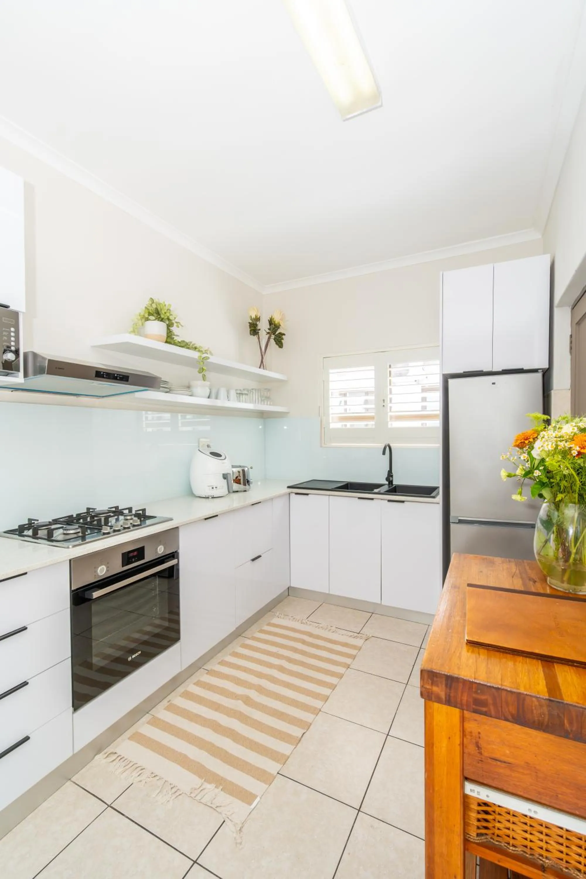 Kitchen or kitchenette in 2 On Lismore Guesthouse