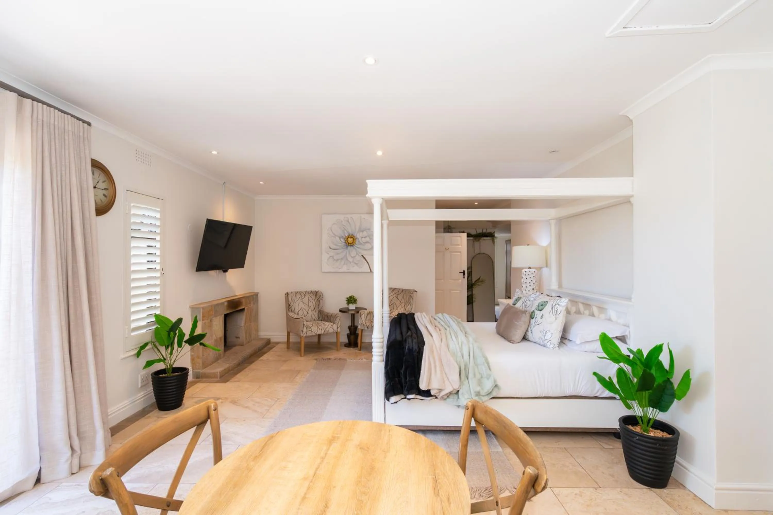 Bedroom in 2 On Lismore Guesthouse