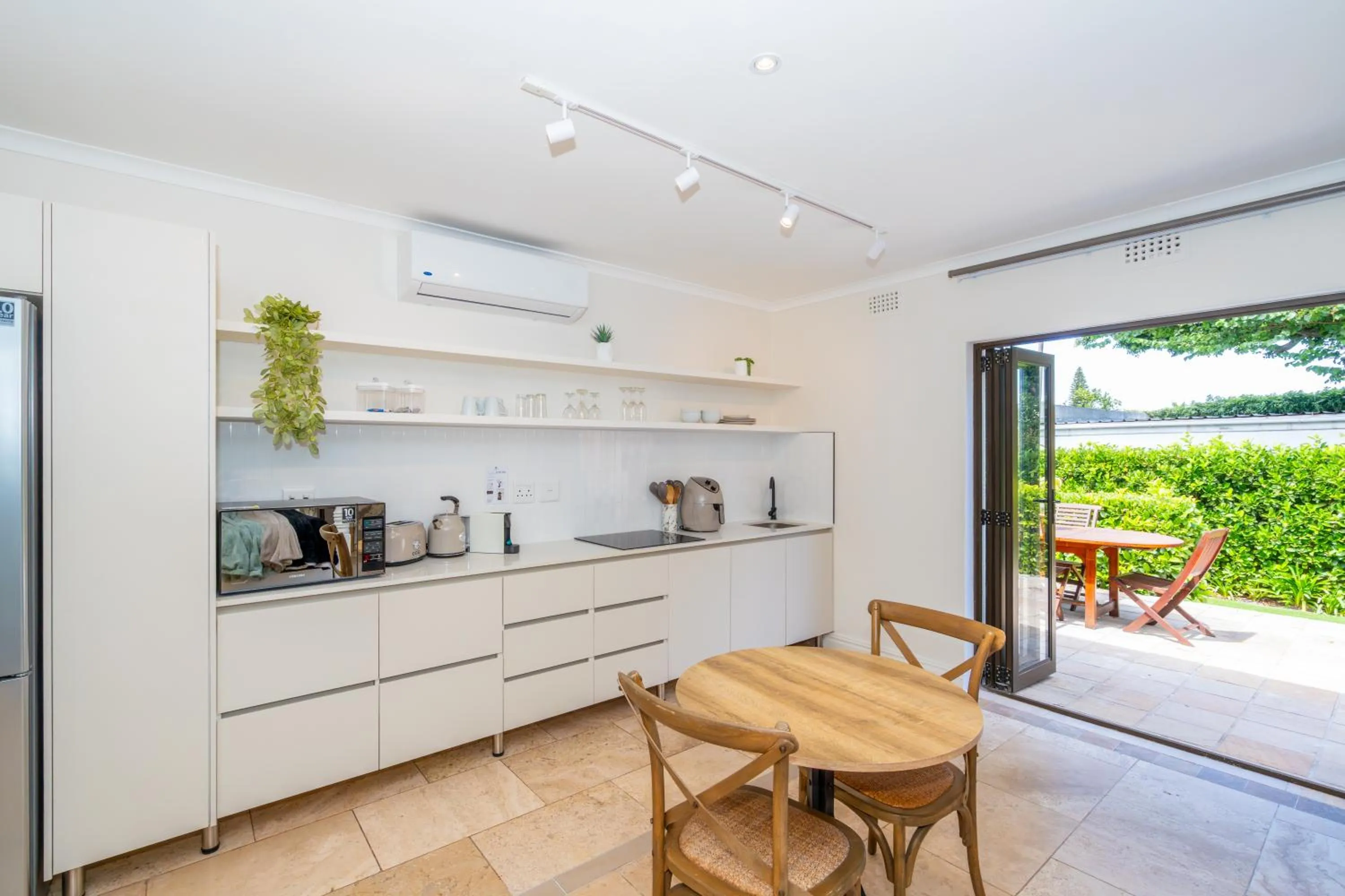 Coffee/tea facilities in 2 On Lismore Guesthouse