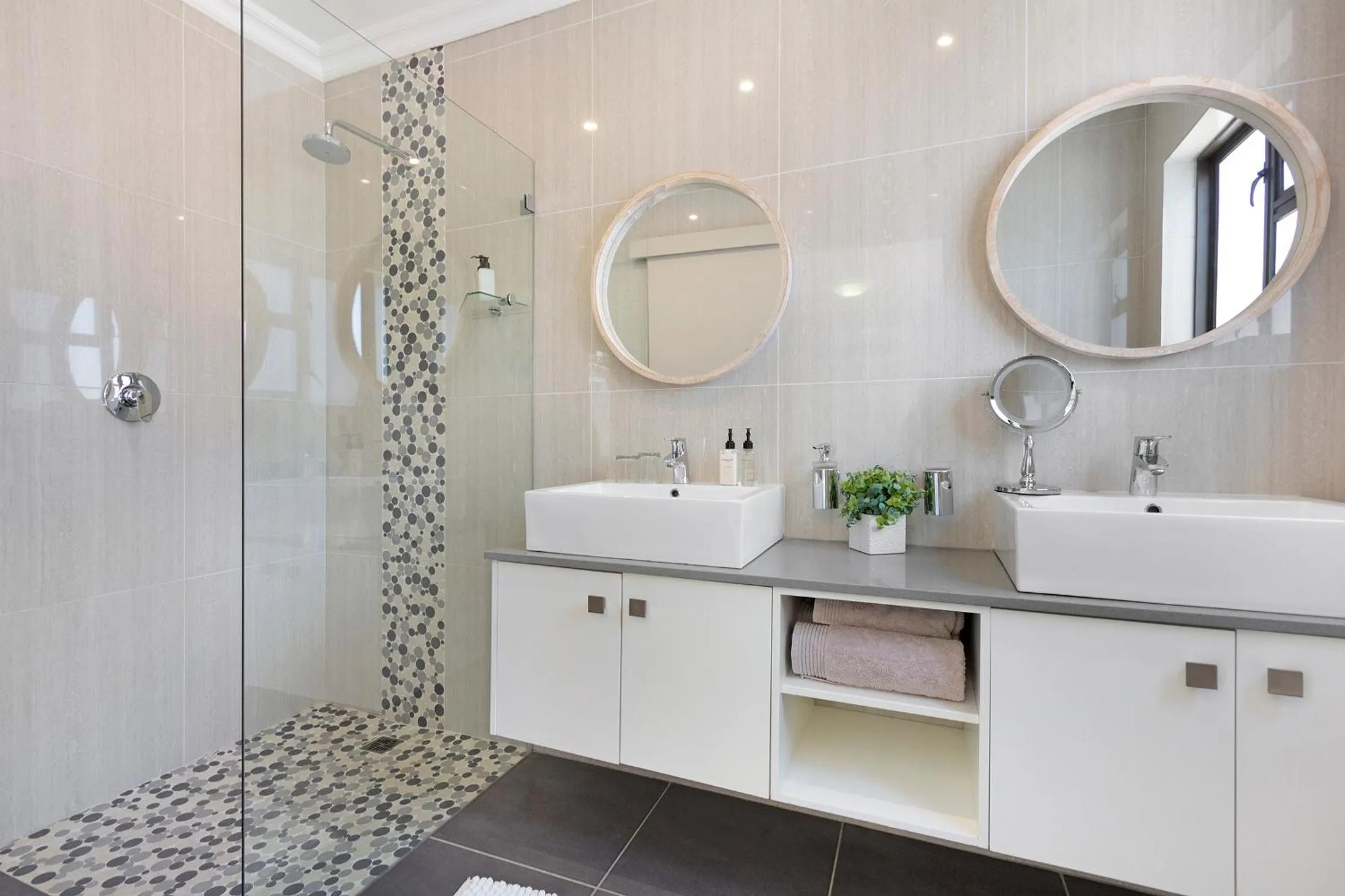 Comfort Double Room in 2 On Lismore Guesthouse