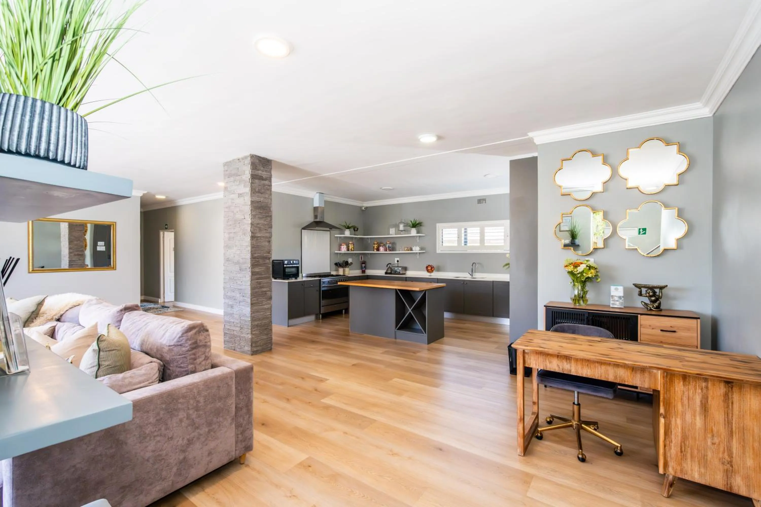 kitchen in 2 On Lismore Guesthouse