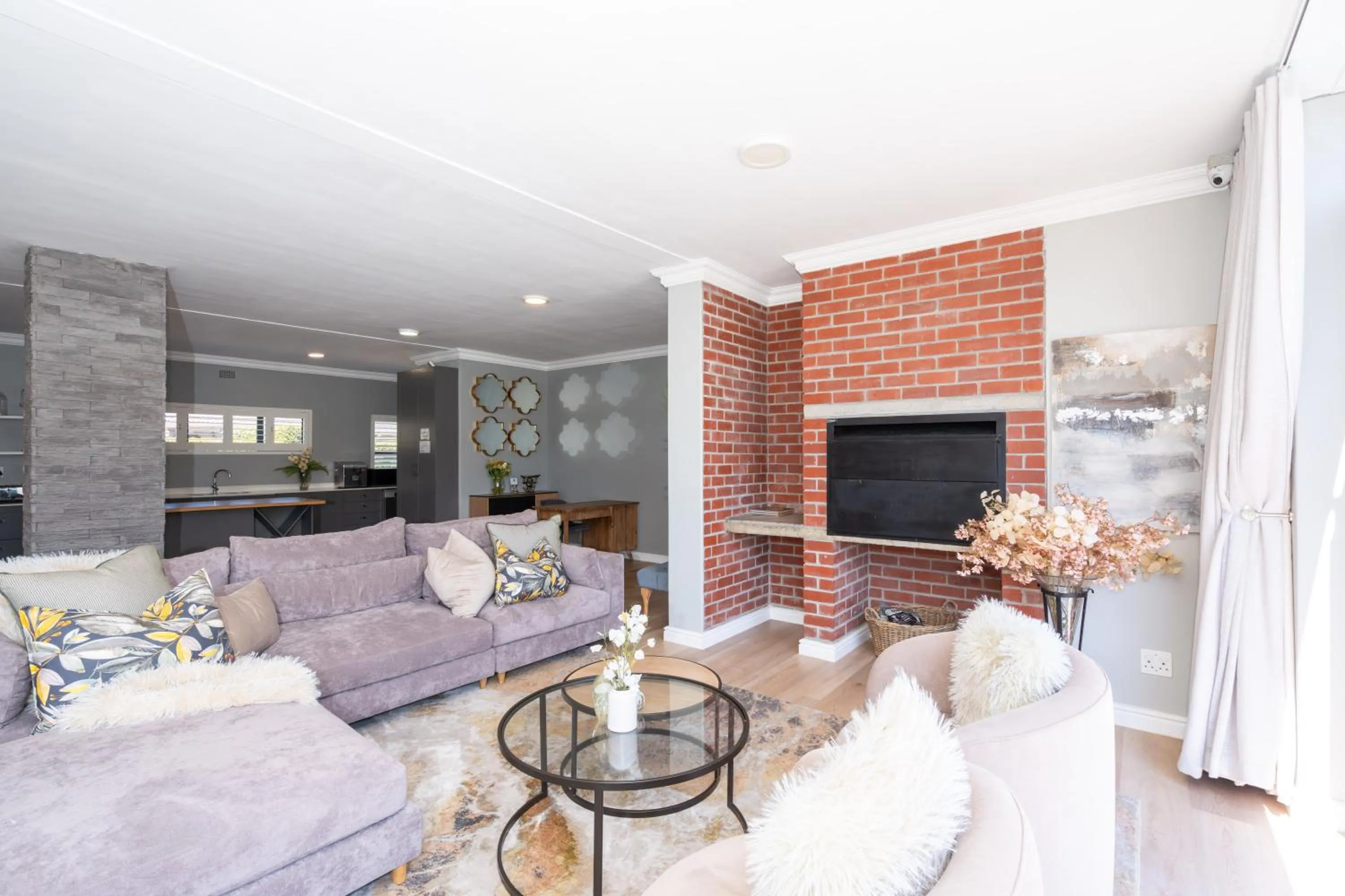 Living room in 2 On Lismore Guesthouse