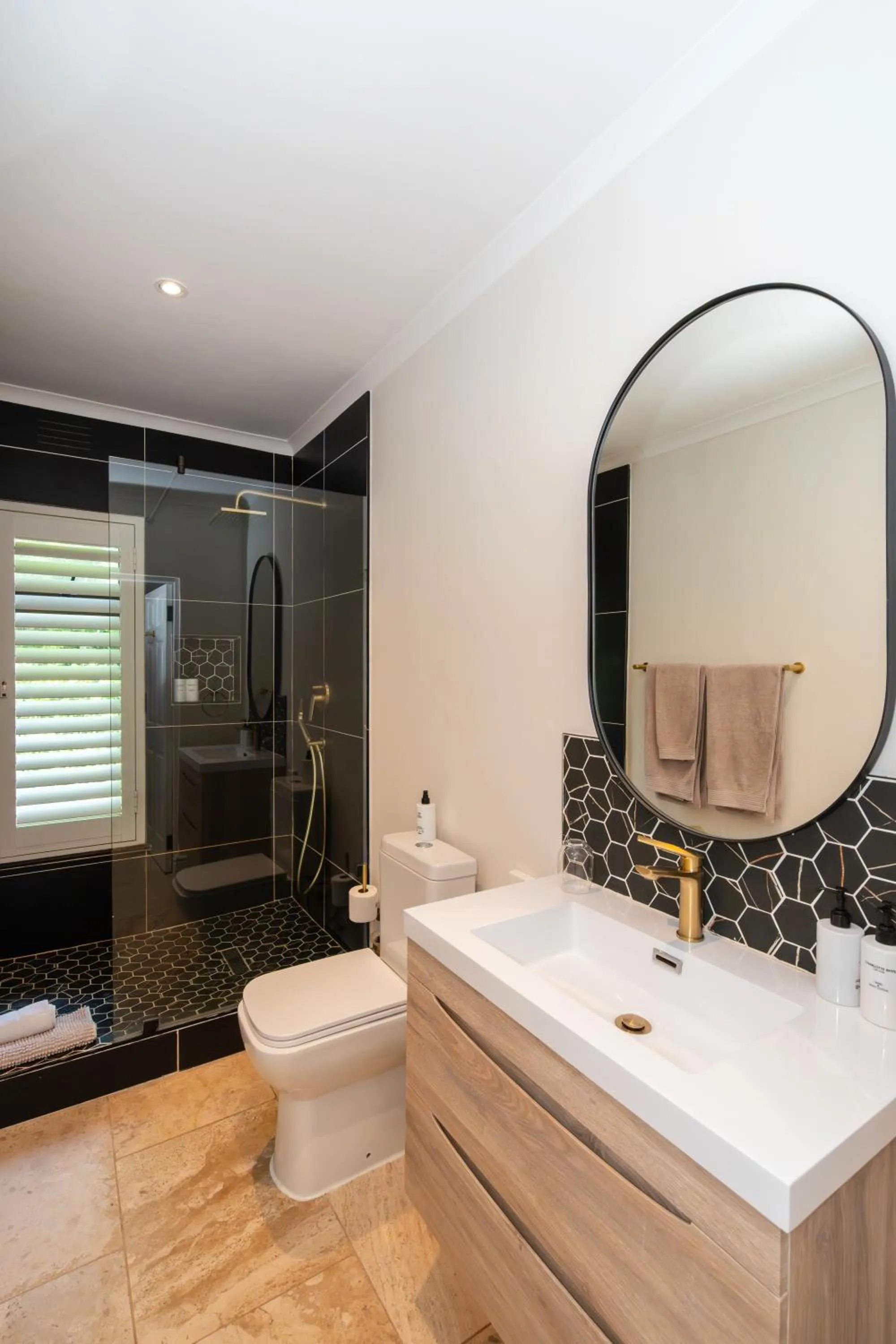 Bathroom in 2 On Lismore Guesthouse