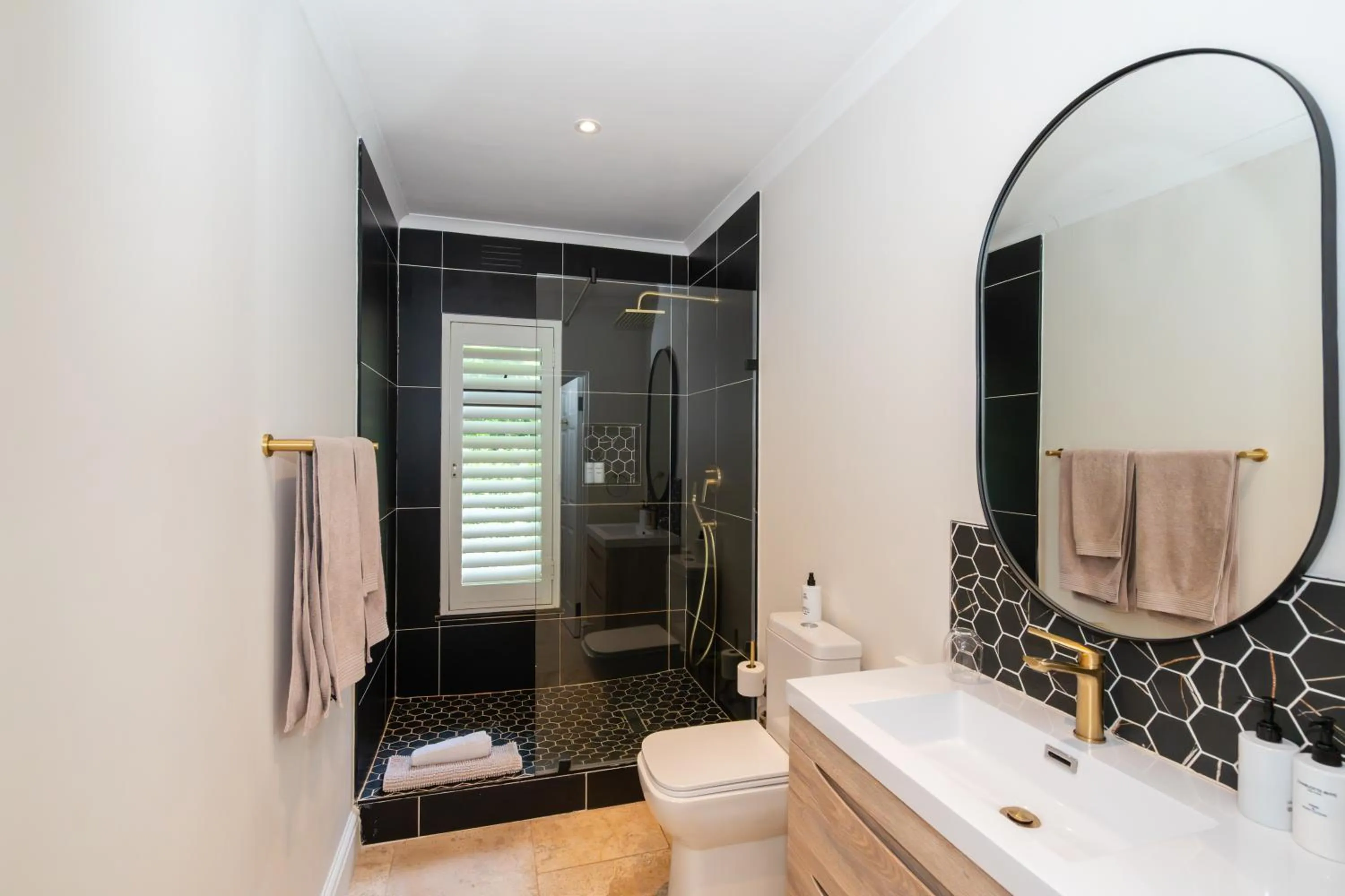 Shower in 2 On Lismore Guesthouse