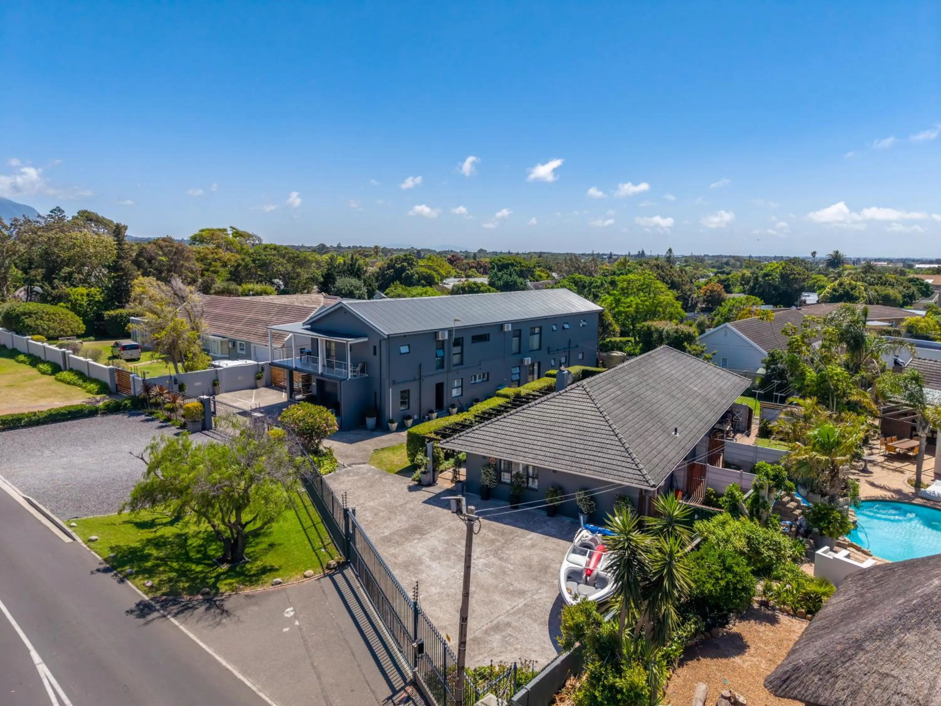 Property building in 2 On Lismore Guesthouse