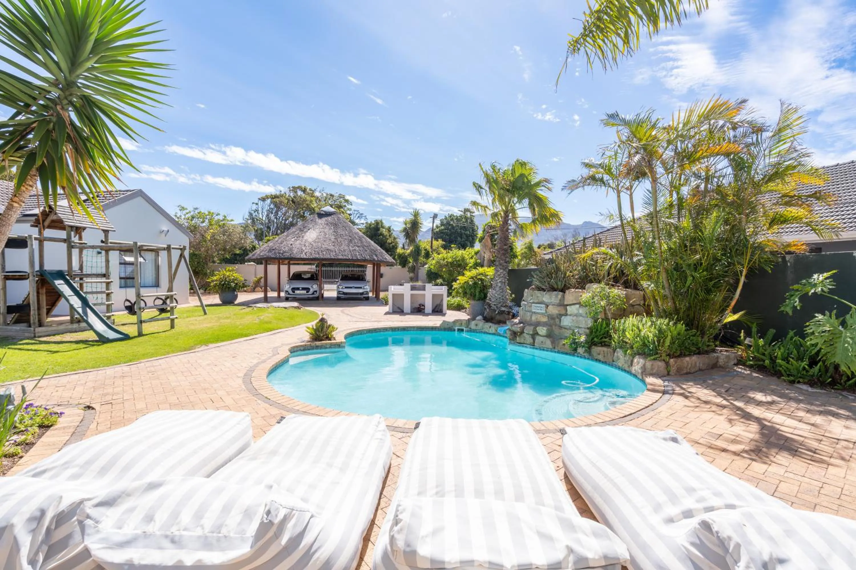 Garden view in 2 On Lismore Guesthouse