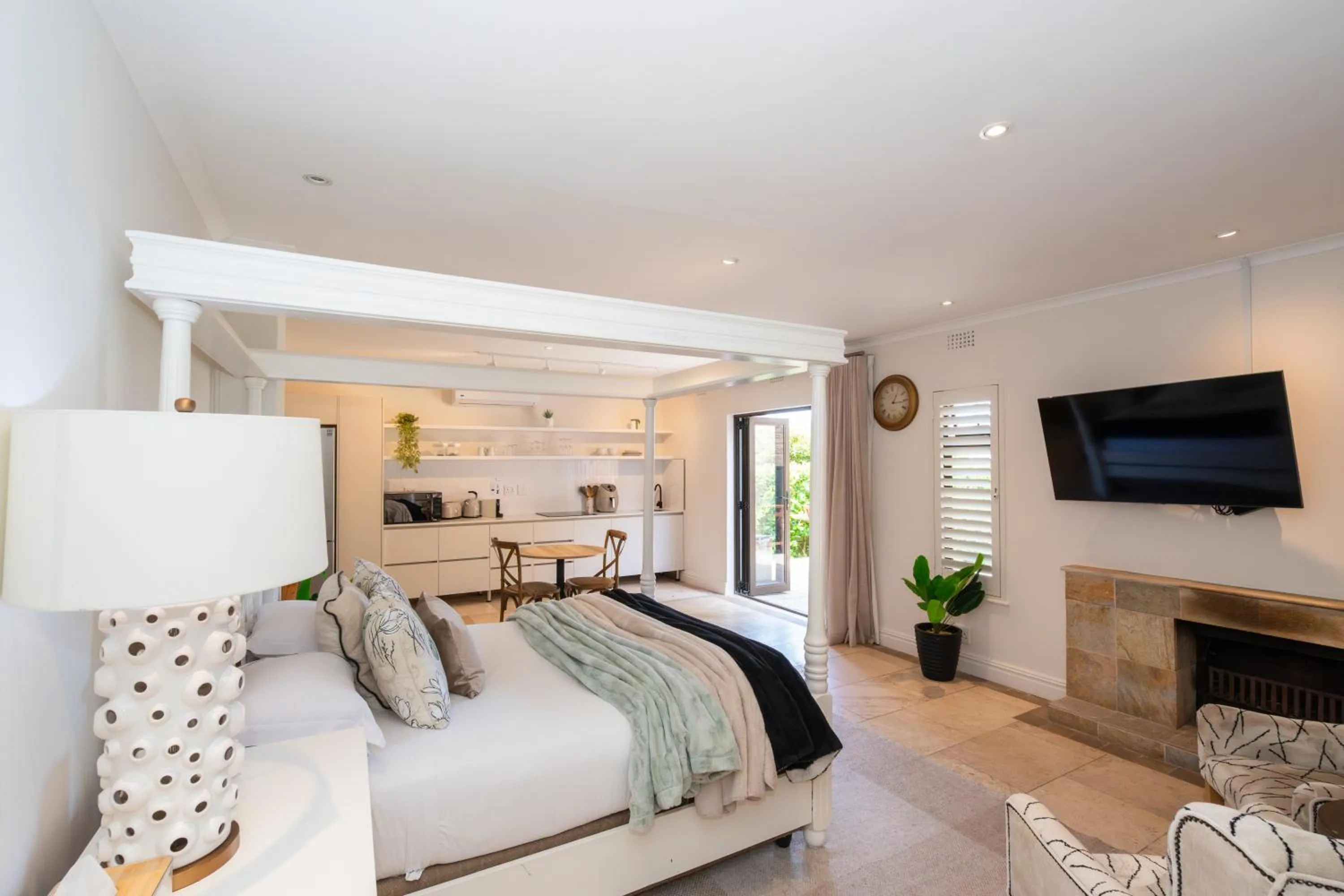 Photo of the whole room, Bed in 2 On Lismore Guesthouse