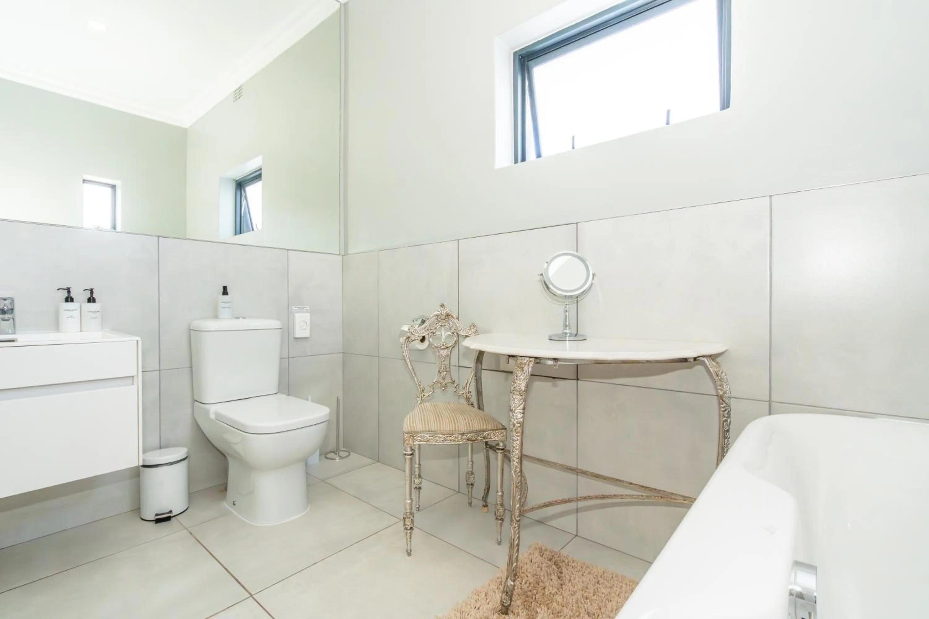 Shower in 2 On Lismore Guesthouse