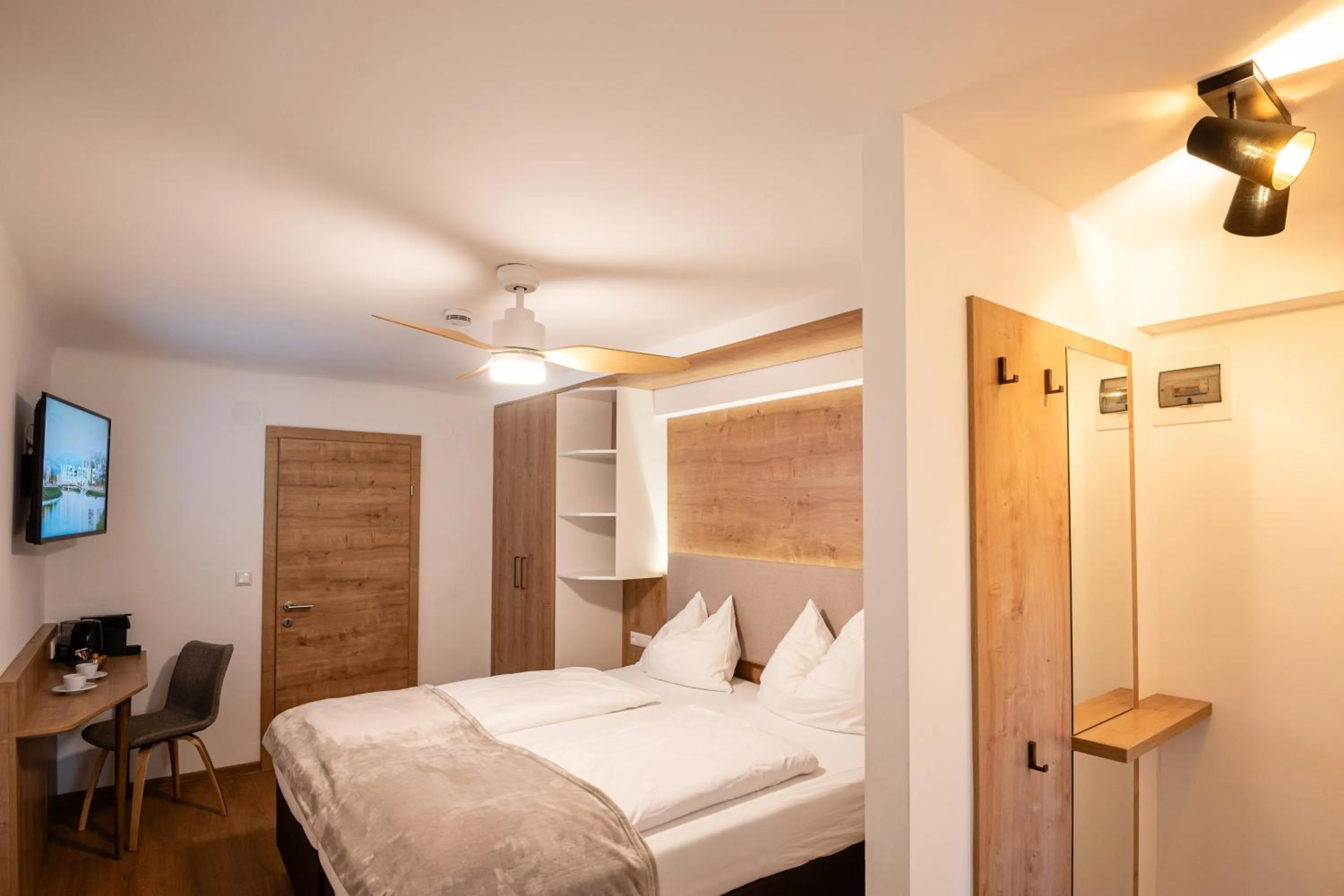 Photo of the whole room, Bed in Hotel Modus