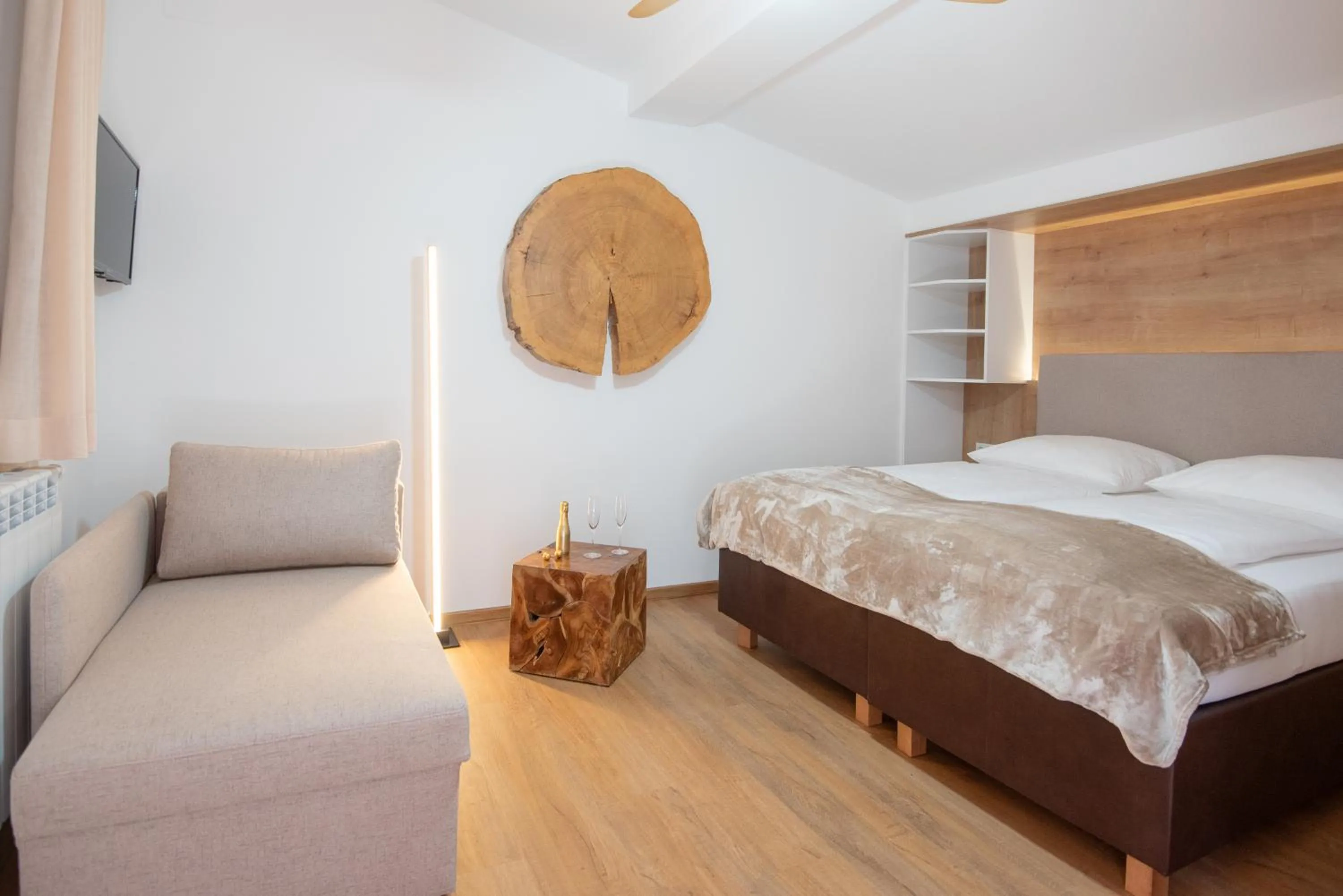 Photo of the whole room, Bed in Hotel Modus