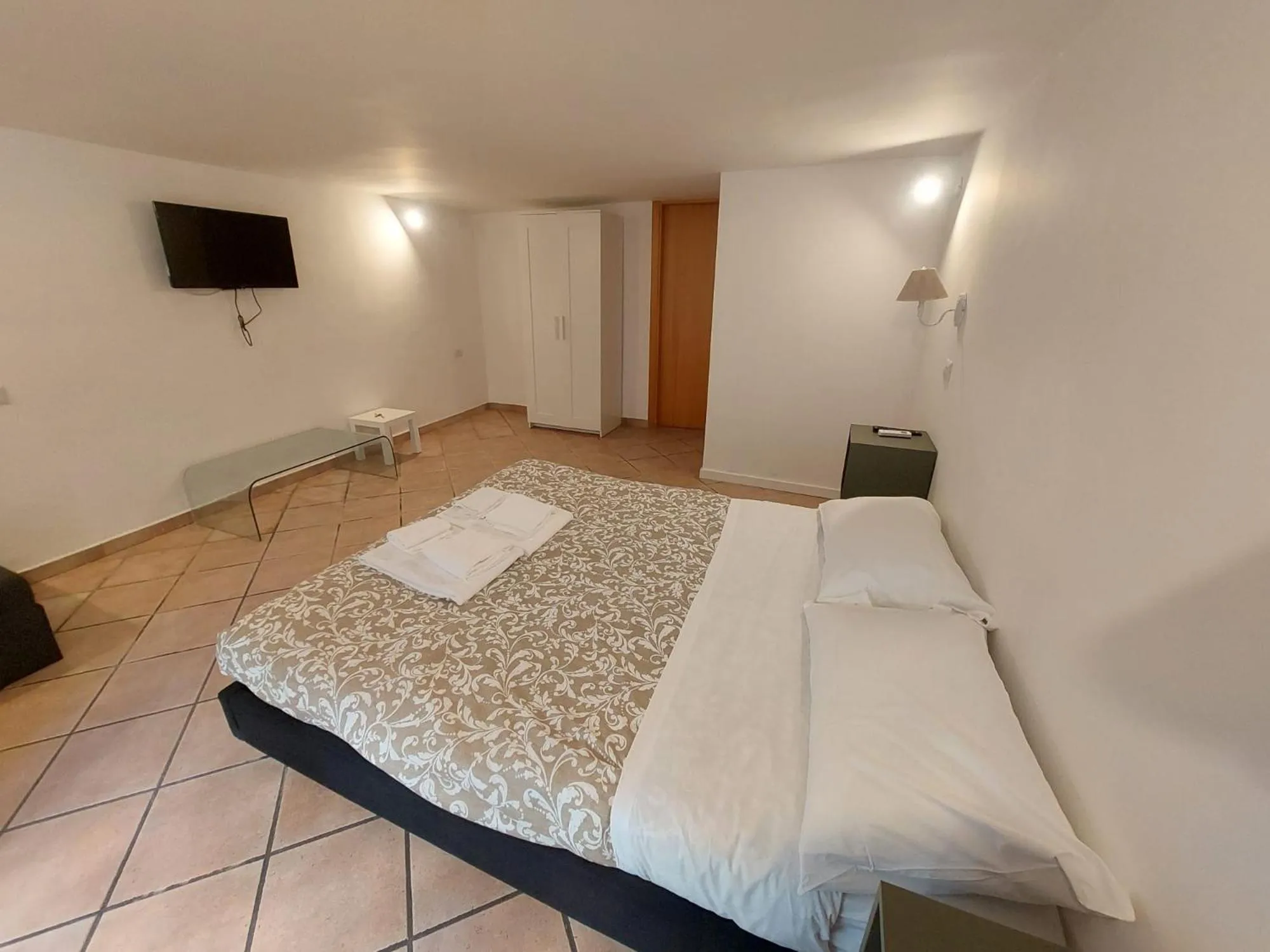 Bed in Amedeo Square