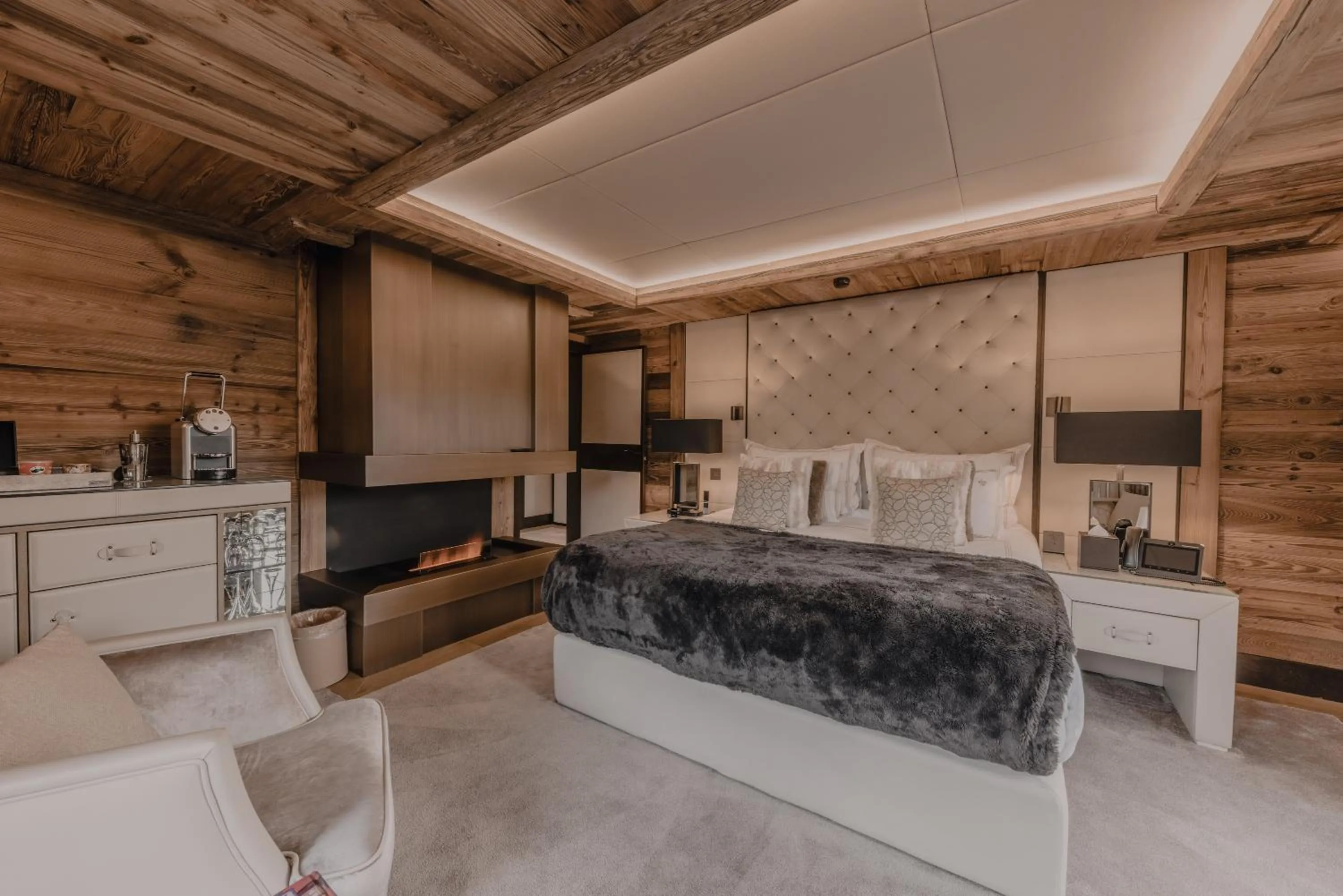 Bed in Ultima Hotel Gstaad