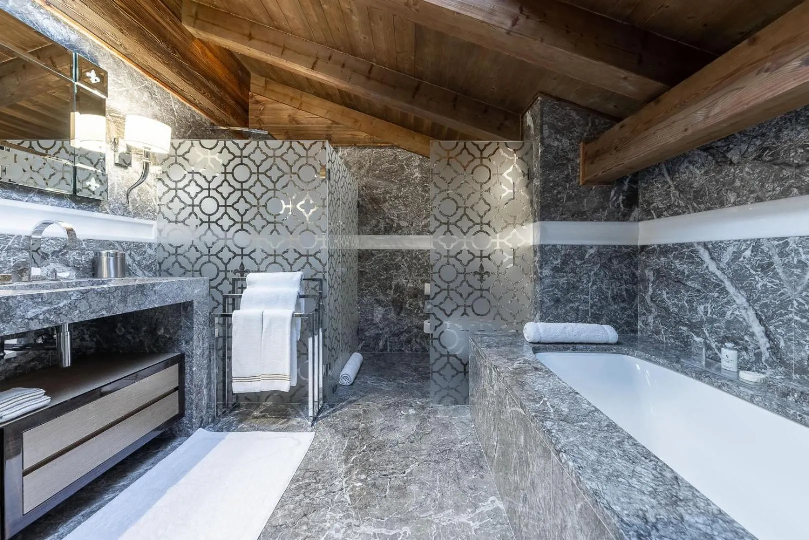 Shower in Ultima Hotel Gstaad