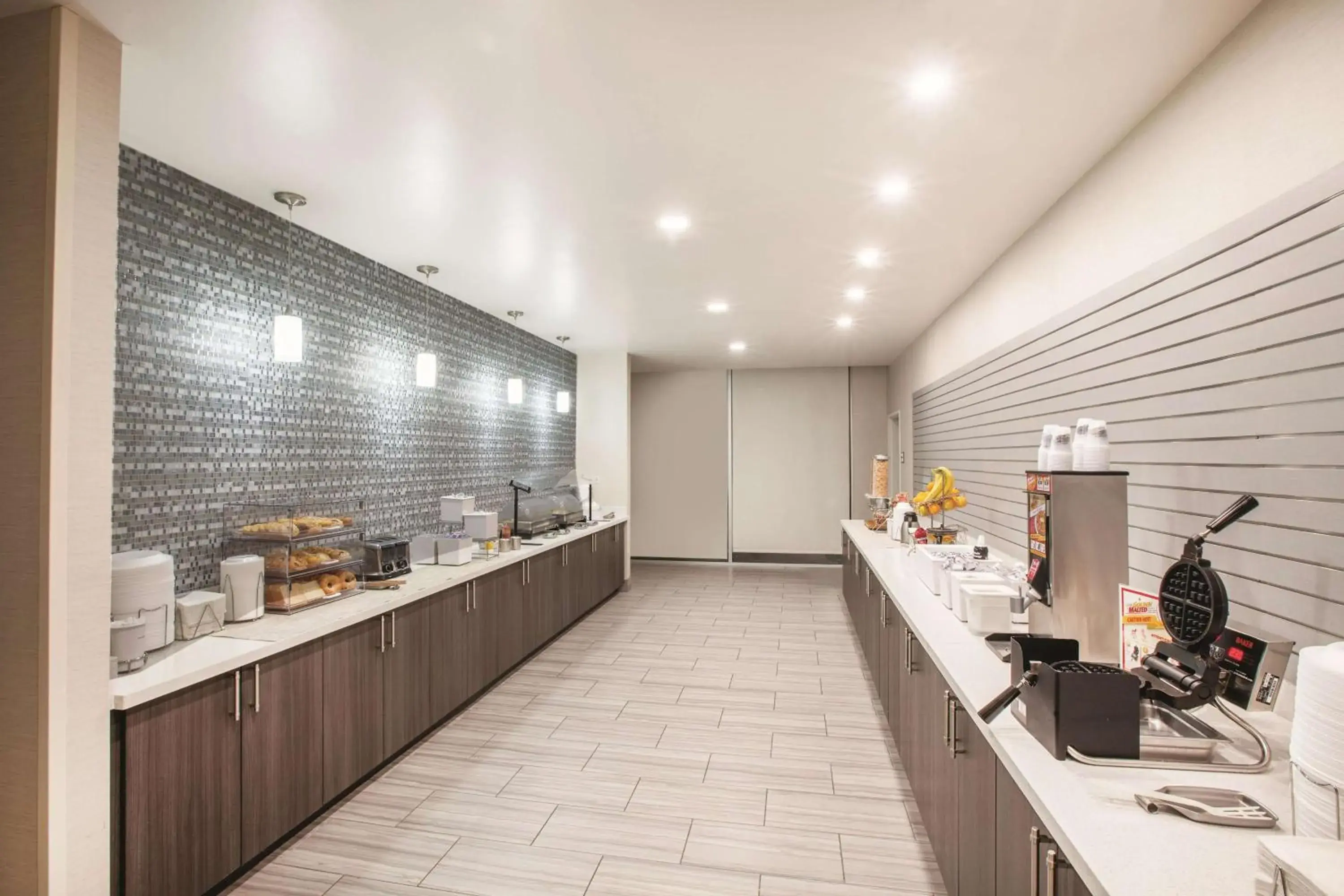 Restaurant/places to eat in La Quinta by Wyndham Tulsa Broken Arrow Restaurant/places to eat in La Quinta by Wyndham Tulsa Broken Arrow