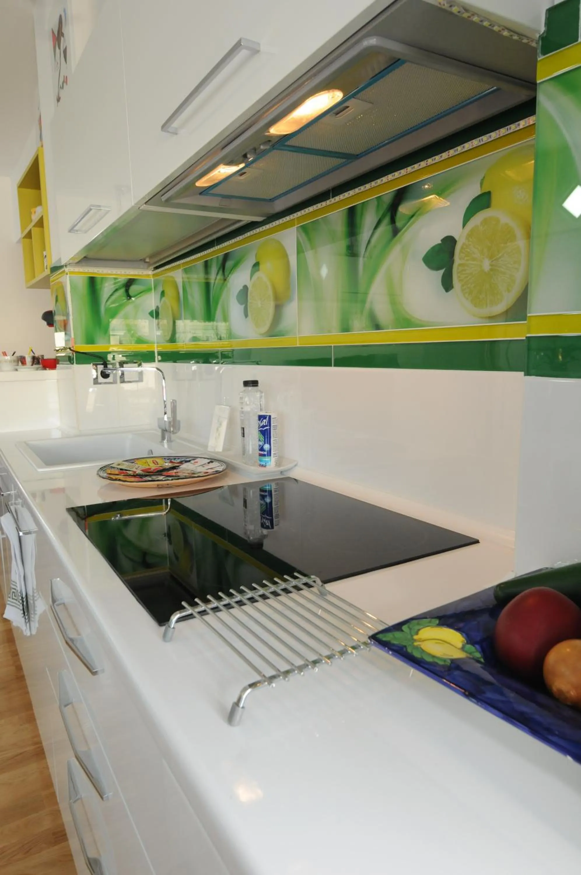 Kitchen or kitchenette in White Dream Suites