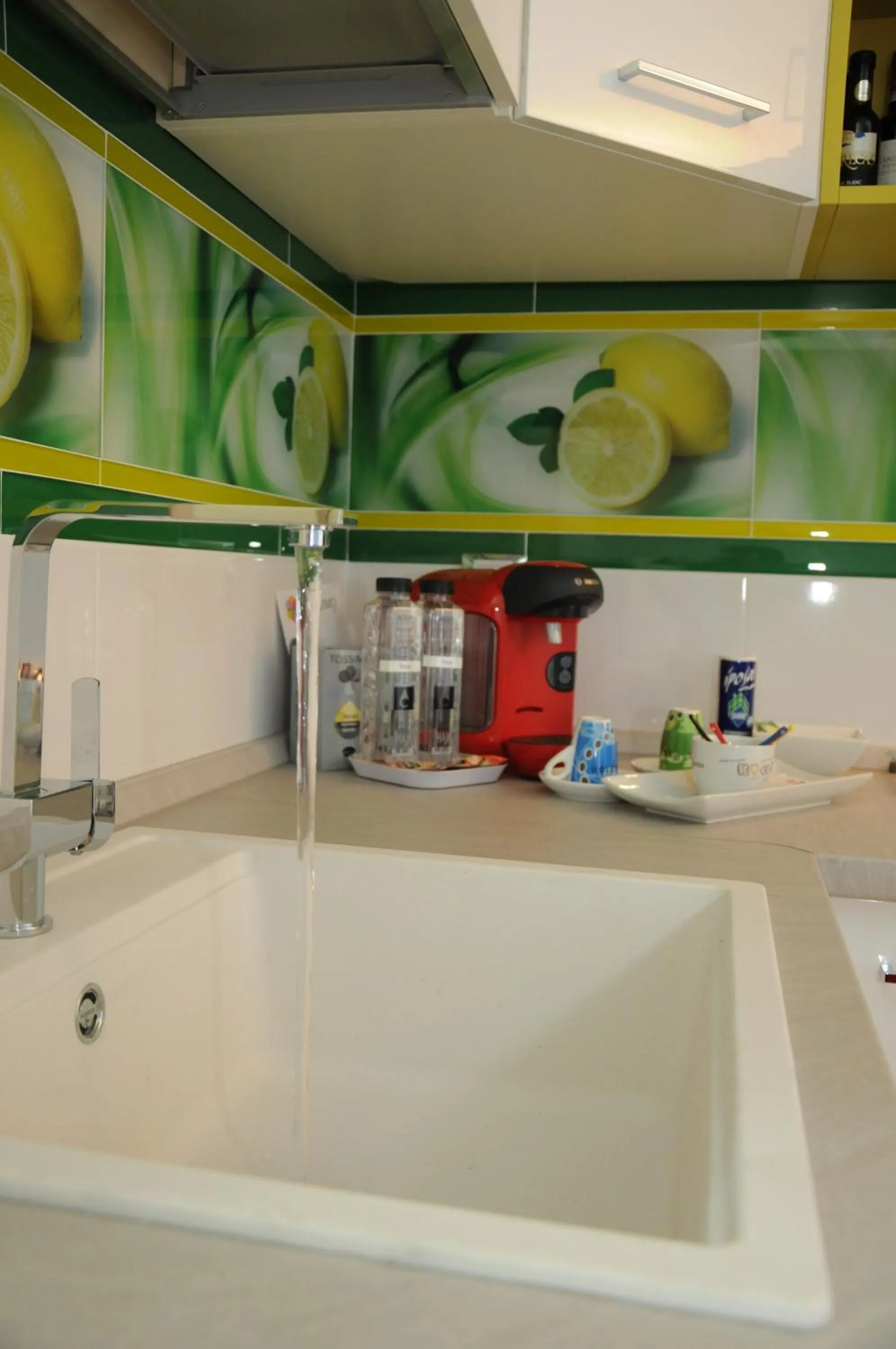 Kitchen or kitchenette in White Dream Suites