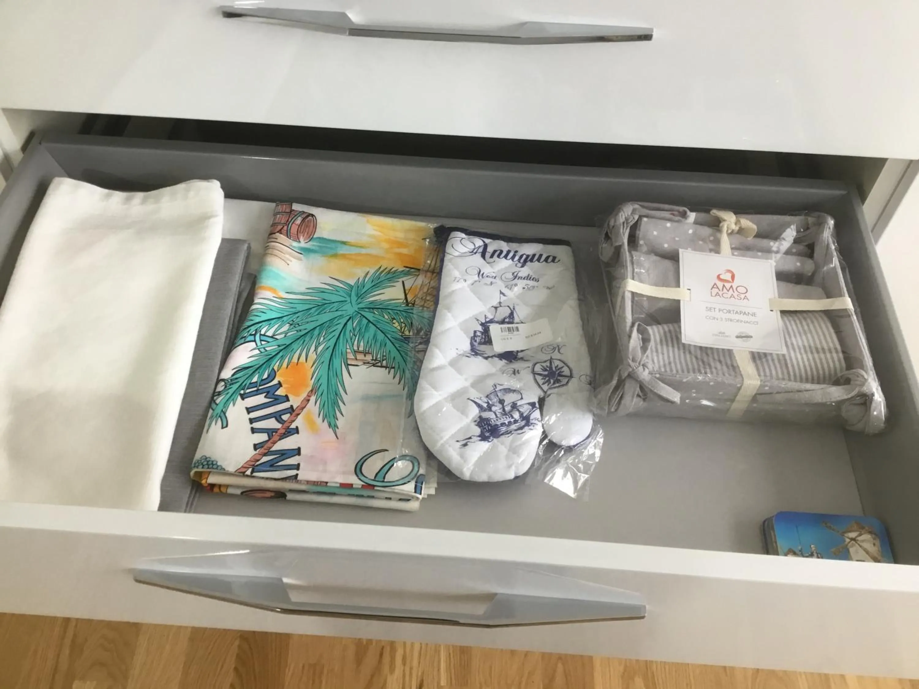 Kitchen or kitchenette in White Dream Suites