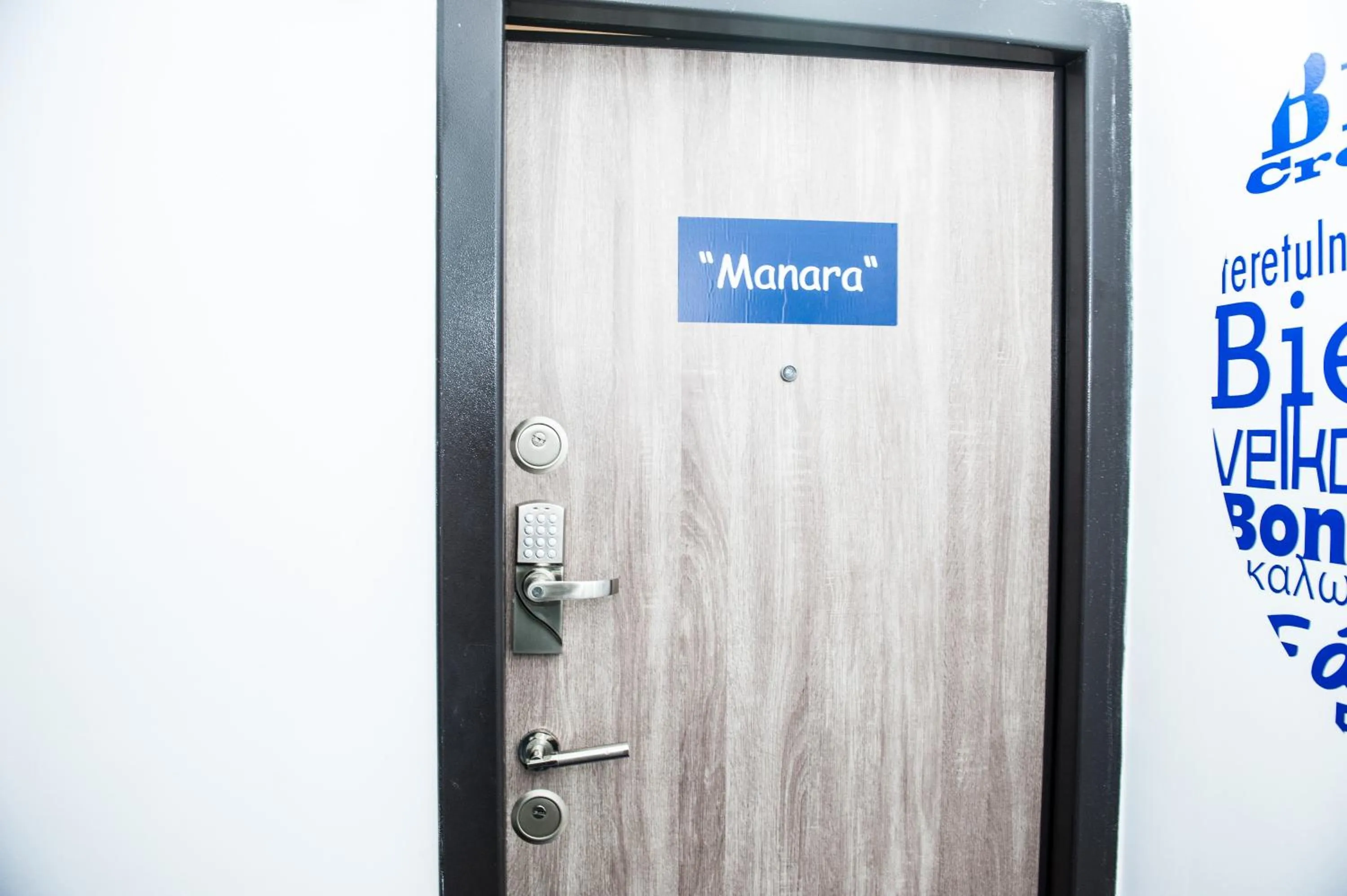 Facade/entrance in White Dream Suites